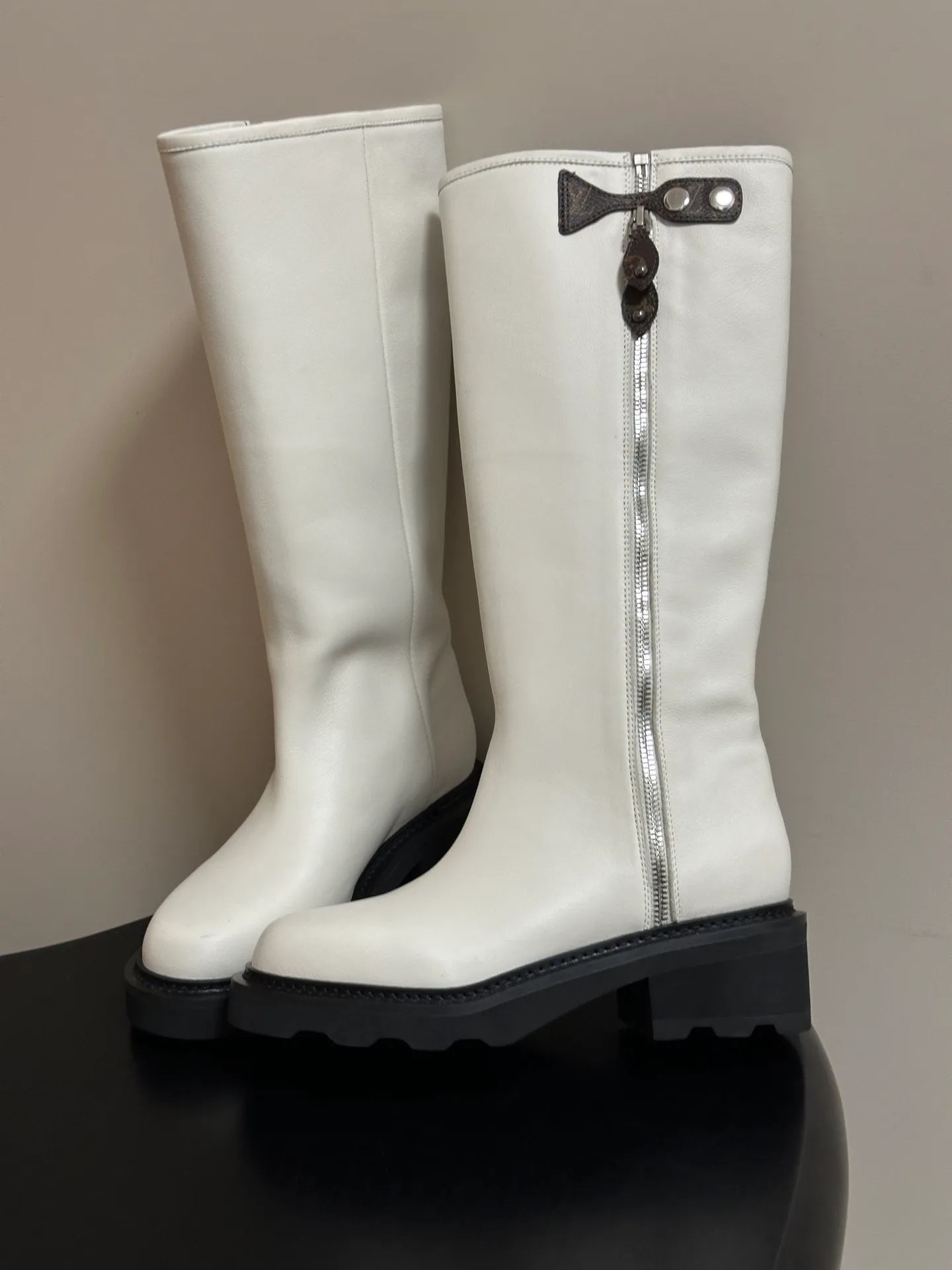 Women's Boots LOUIS VUITTON 18392520