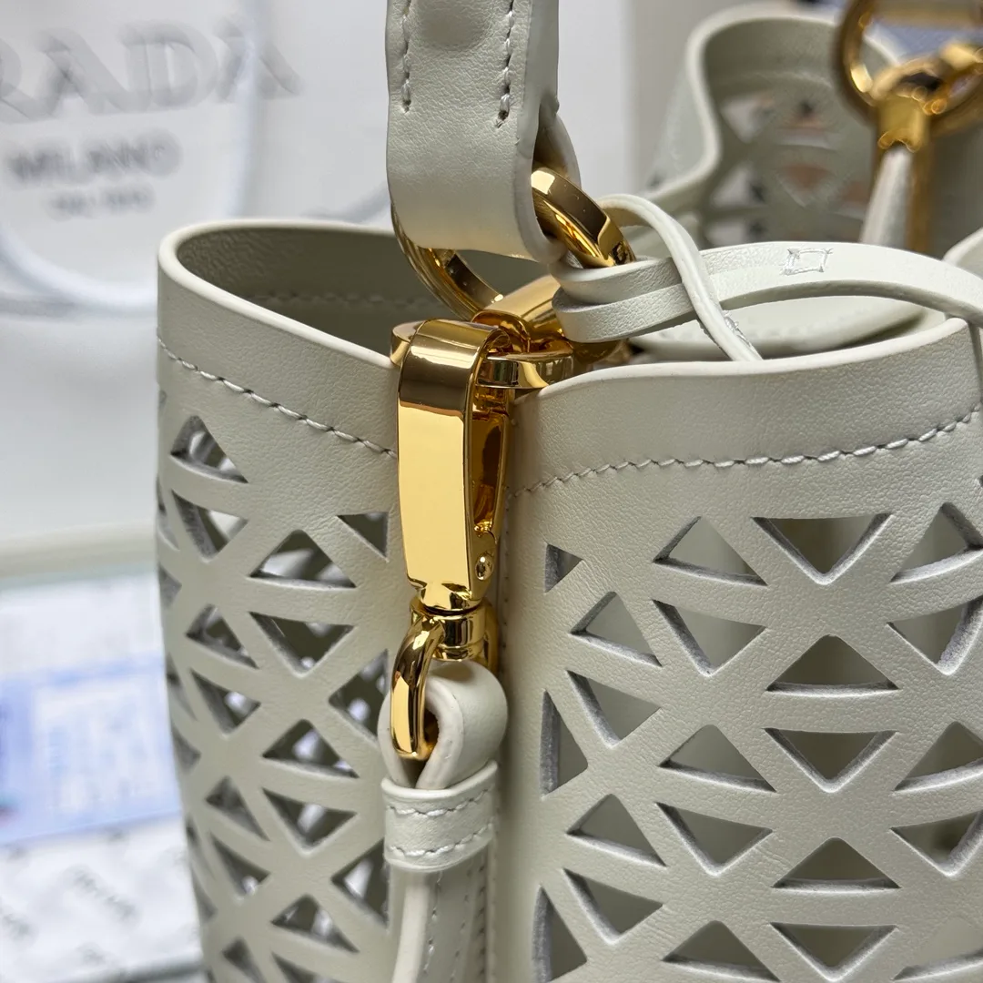 Women's Classic Handbags PRADA 18323060