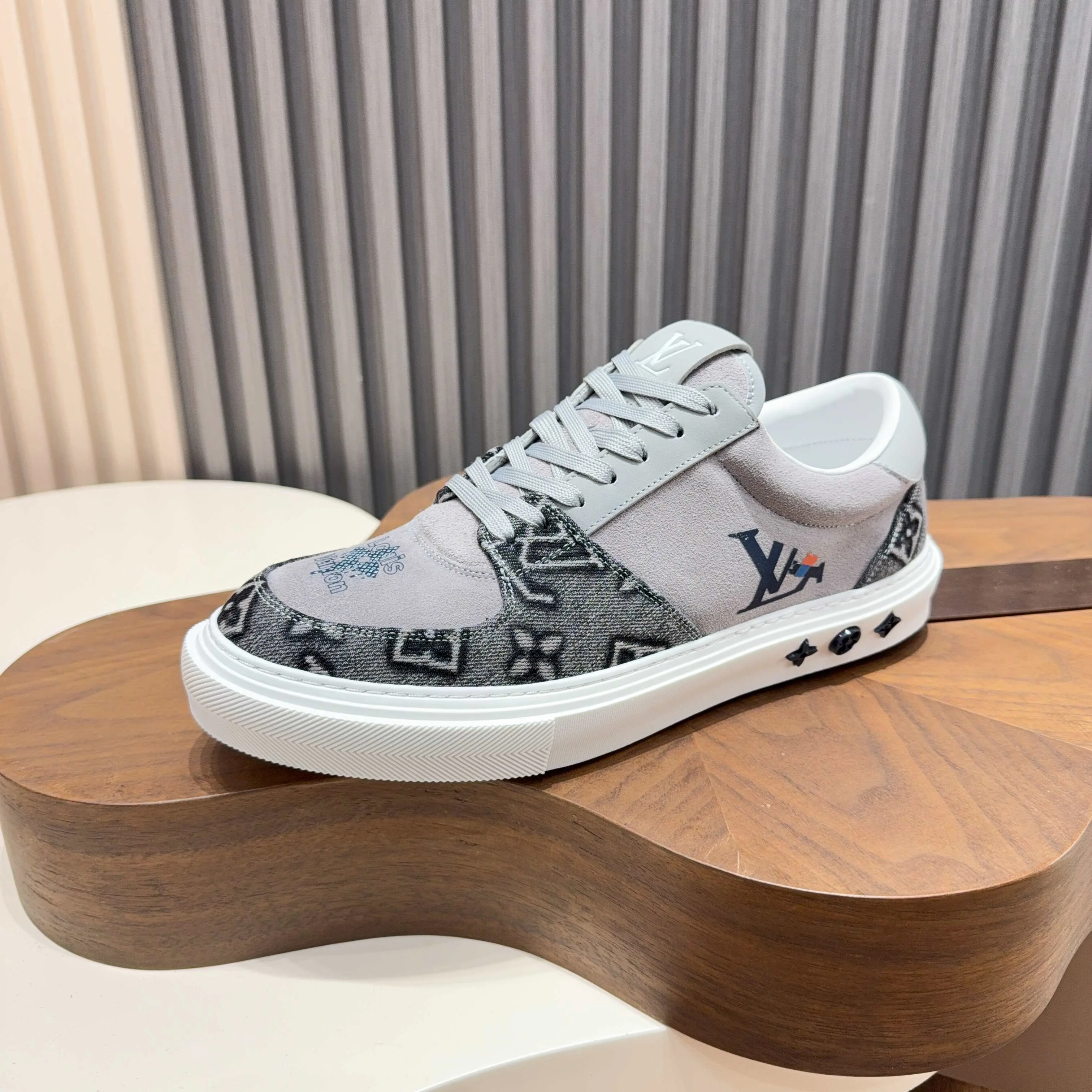 Men's Sneakers LOUIS VUITTON 17921397