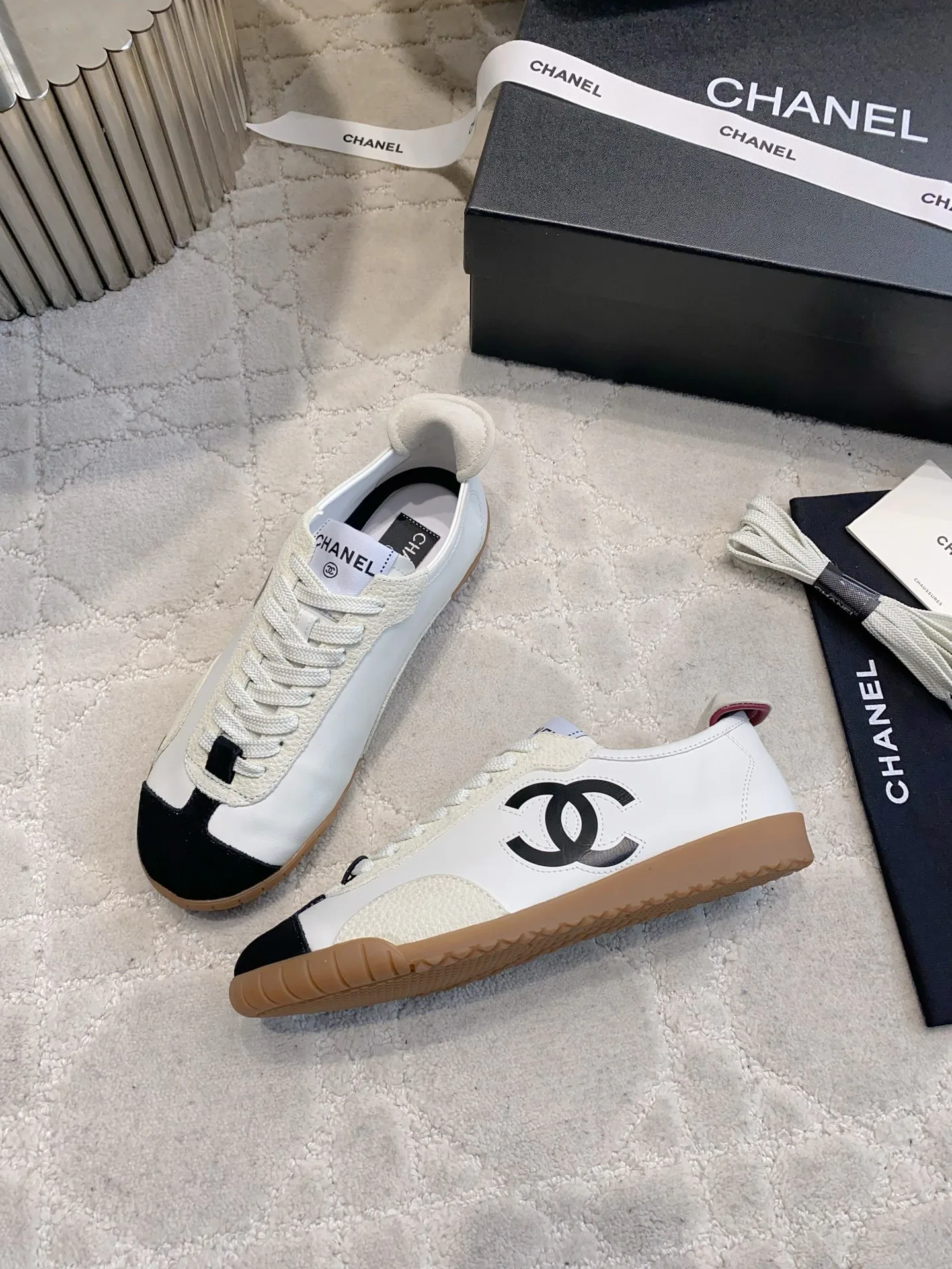 Women's Sneakers CHANEL 17936574