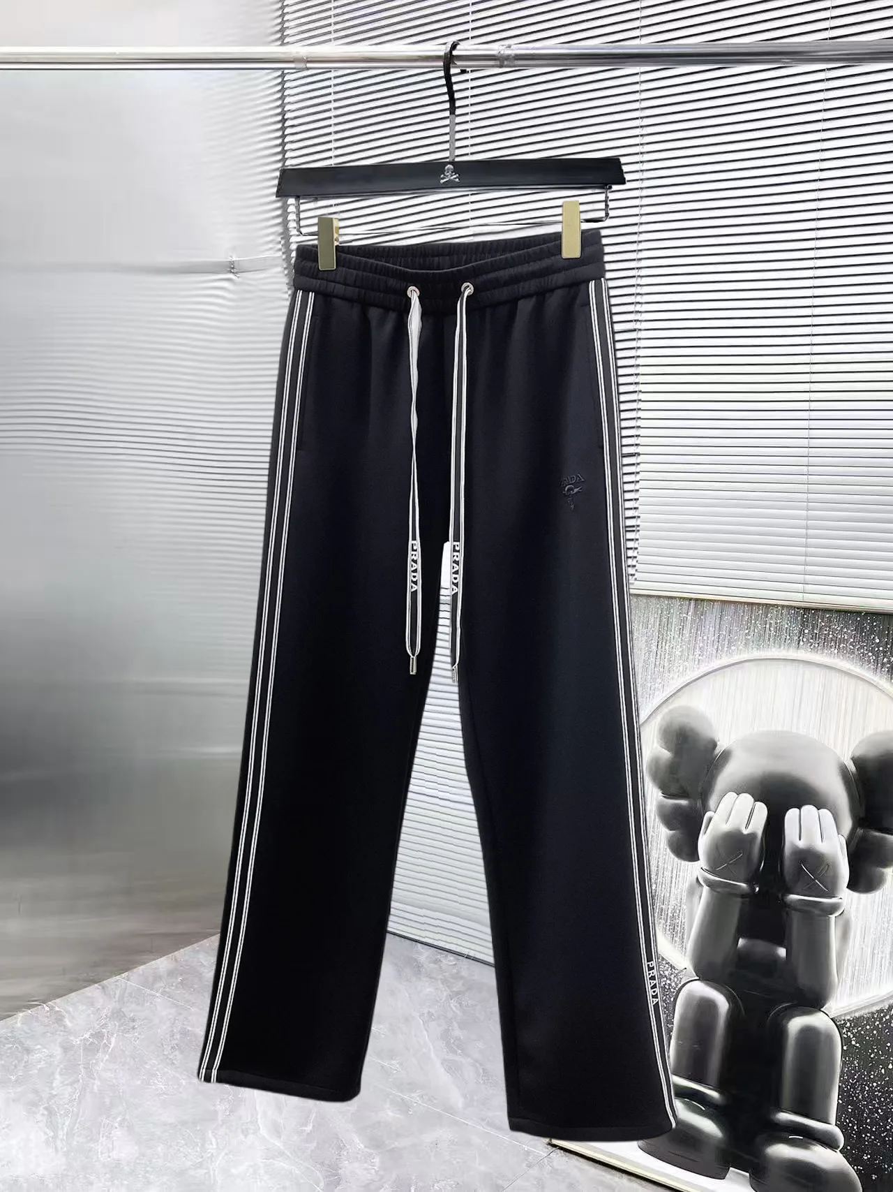 Men's Trousers PRADA 18197372