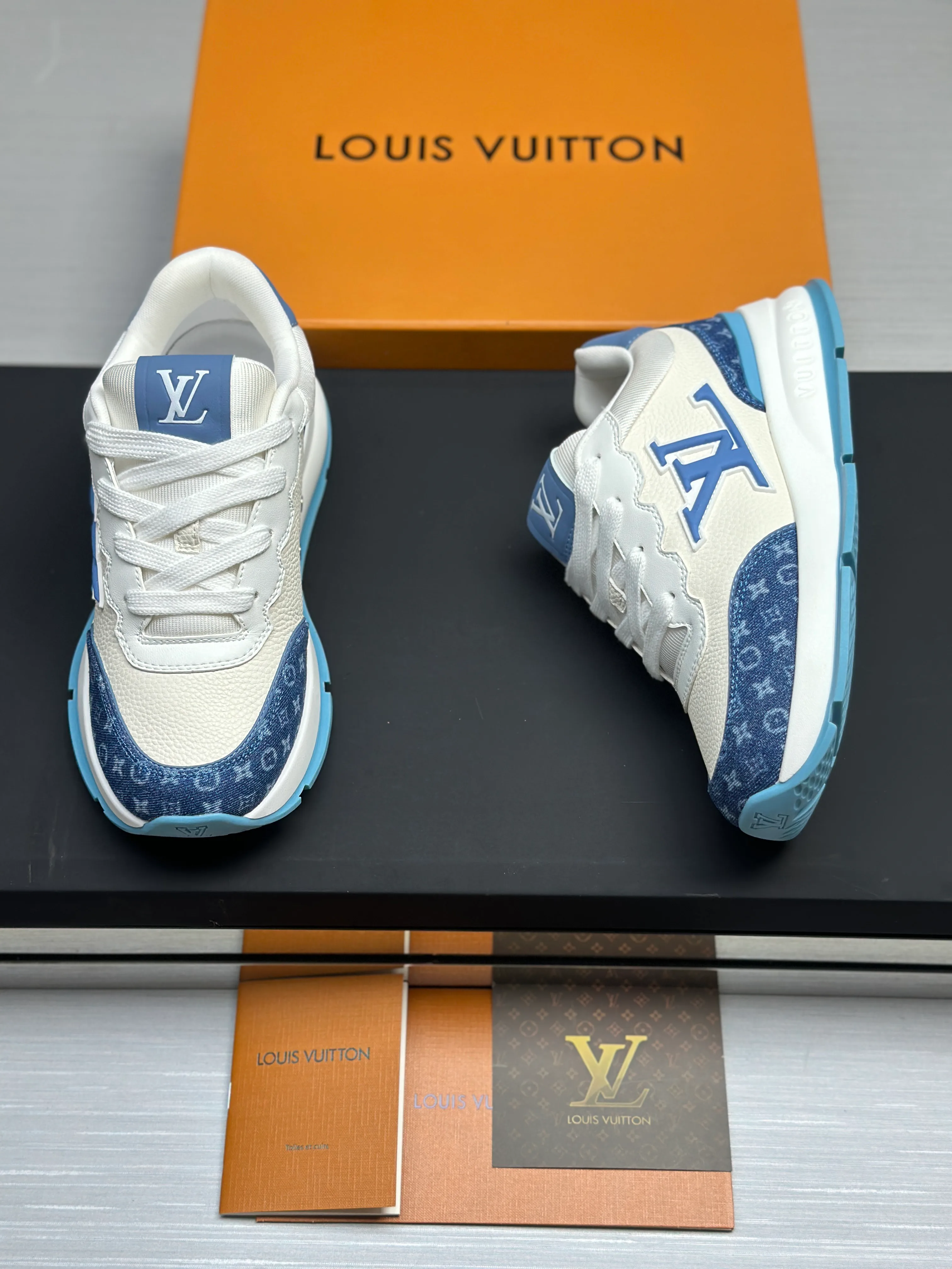 Кроссовки Мужские Louis Vuitton 18677773