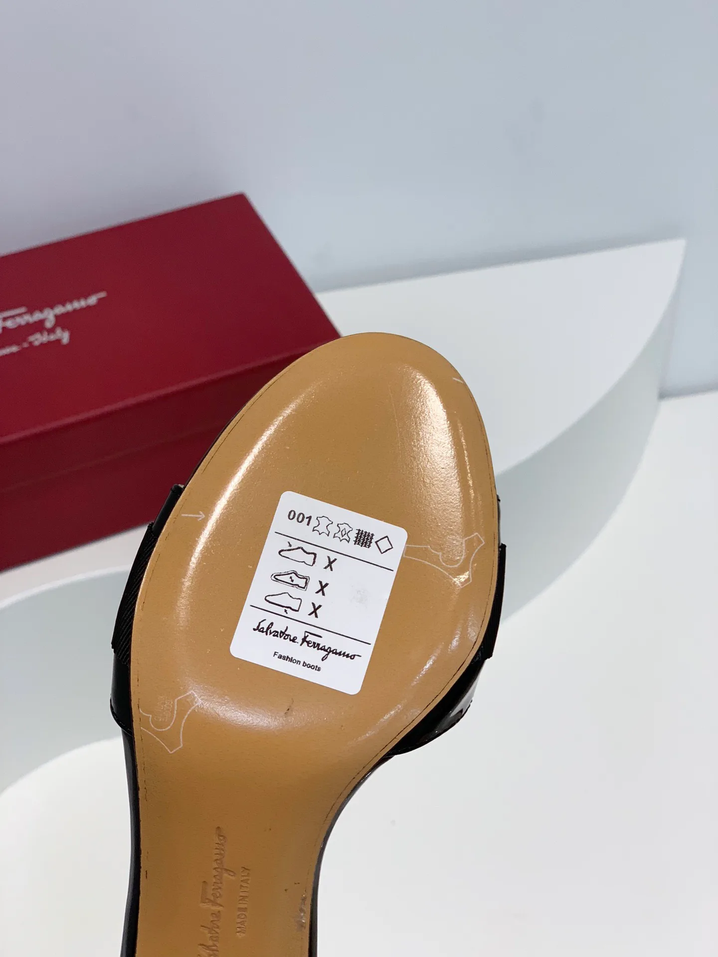 Women's Open-Toe Sandals SALVATORE FERRAGAMO 17642543