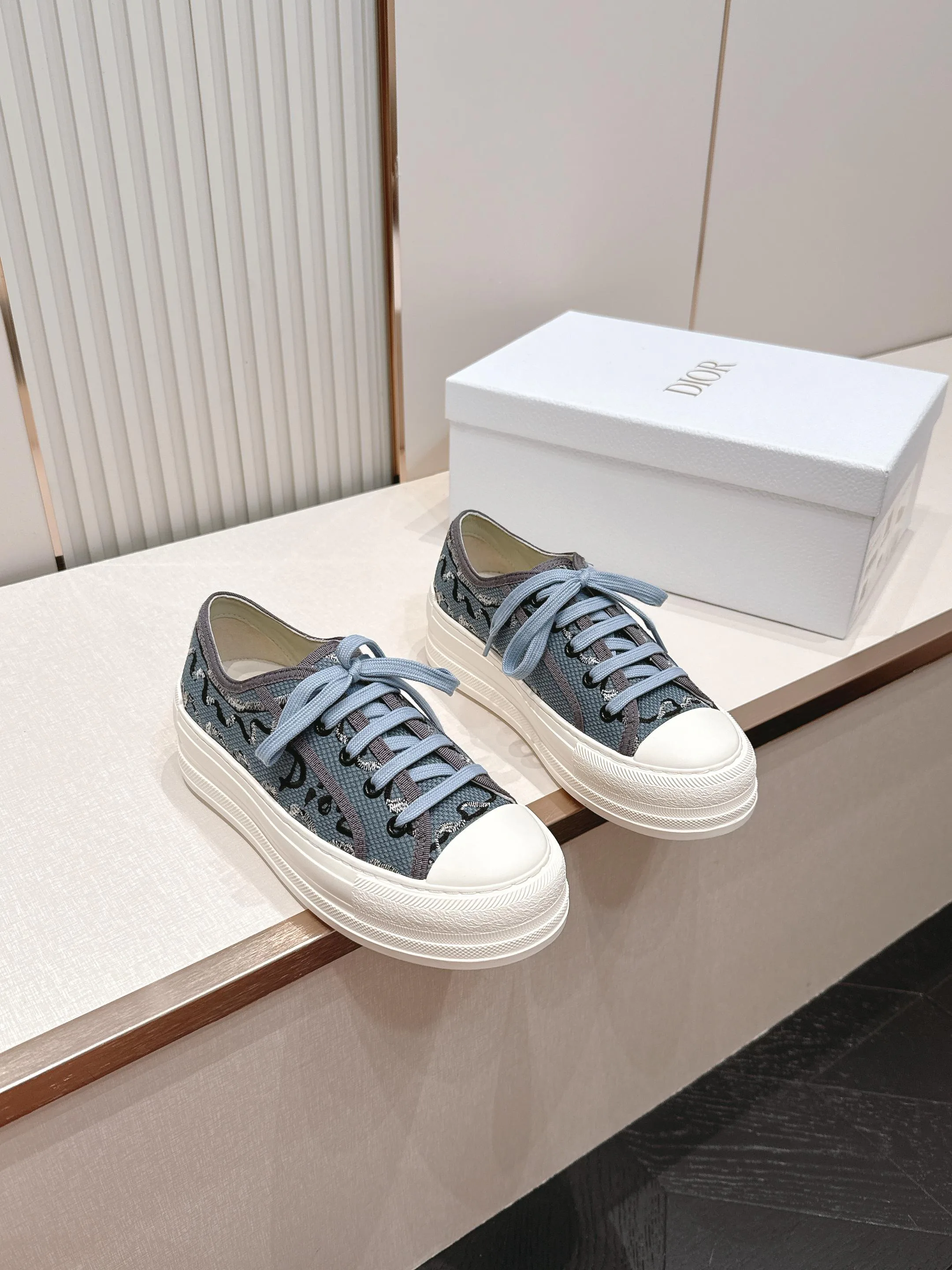 Women's Sneakers CHRISTIAN DIOR 17411427