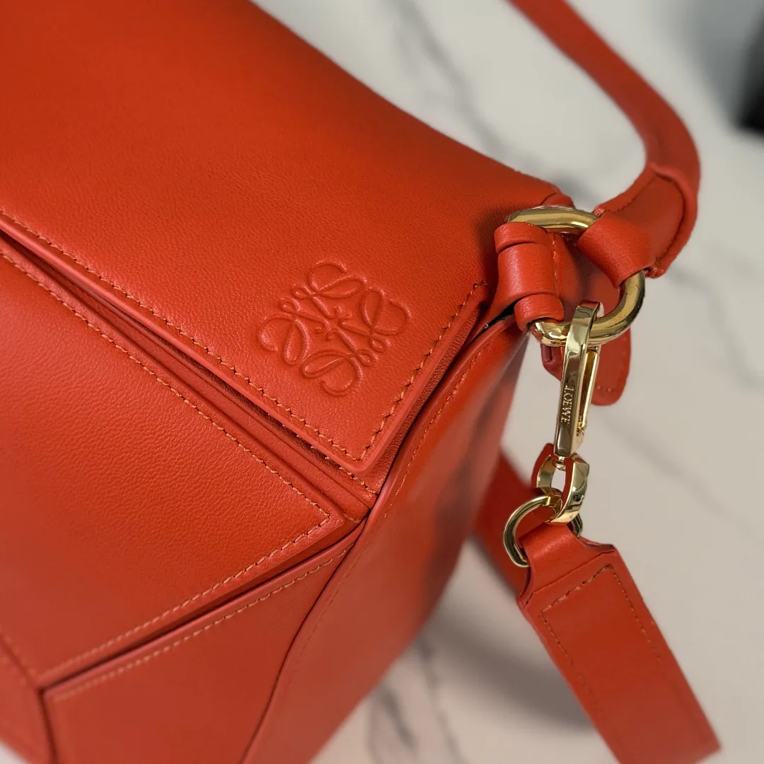 Women's Classic Handbags LOEWE 18278201