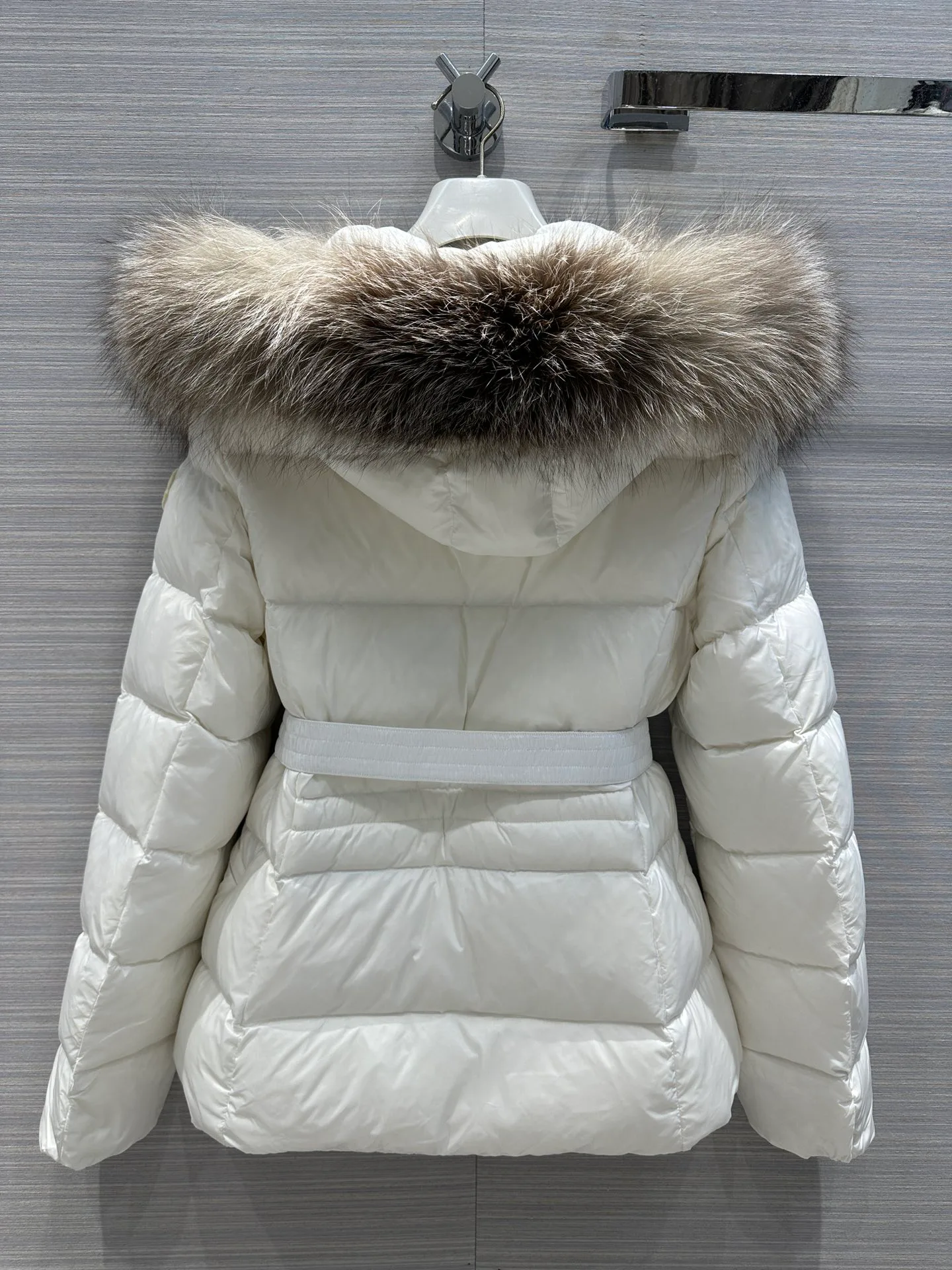 Women's Jackets And Down Jackets MONCLER 18130054