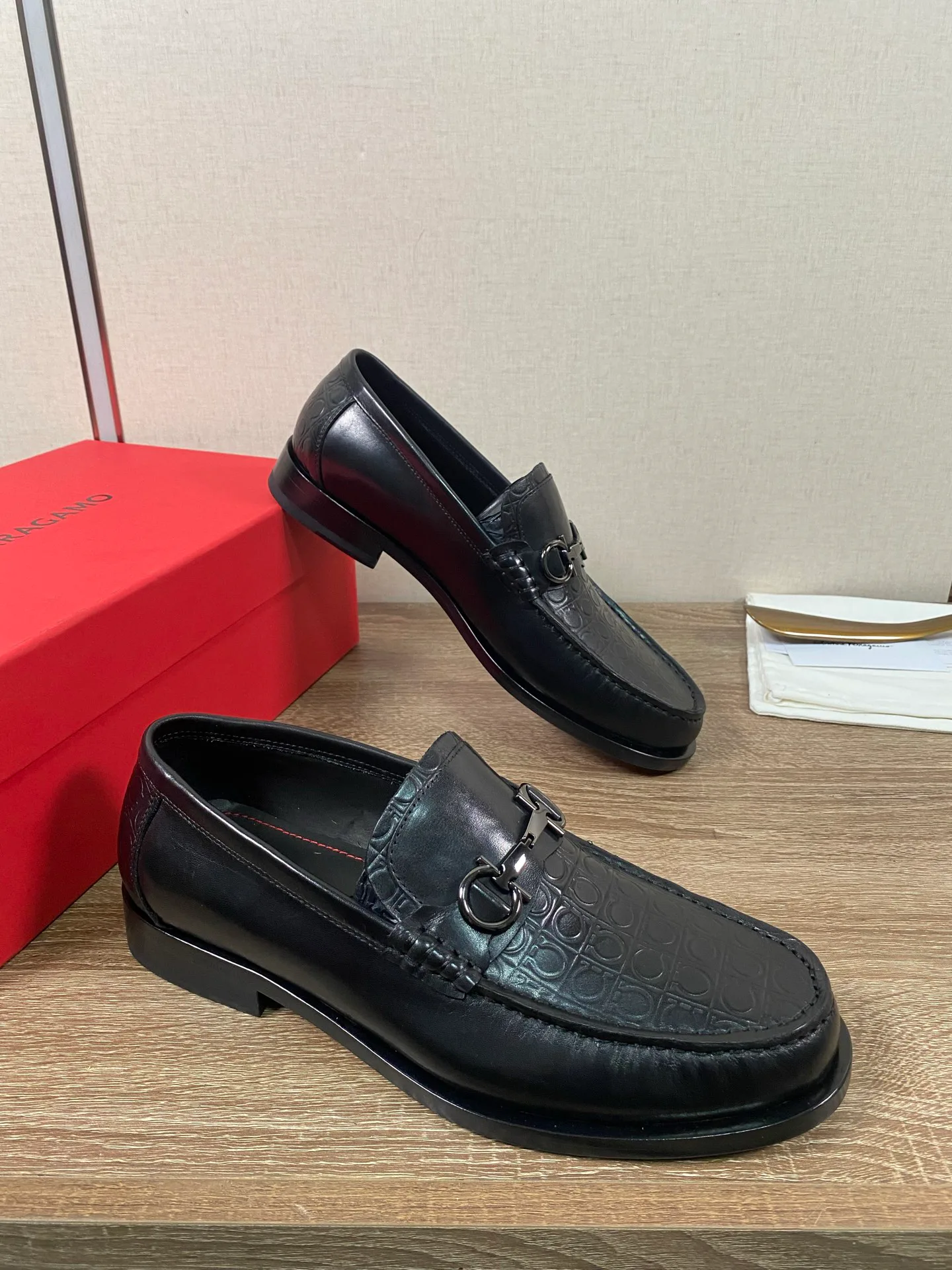 Men's Loafers And Dress Shoes SALVATORE FERRAGAMO 18078705