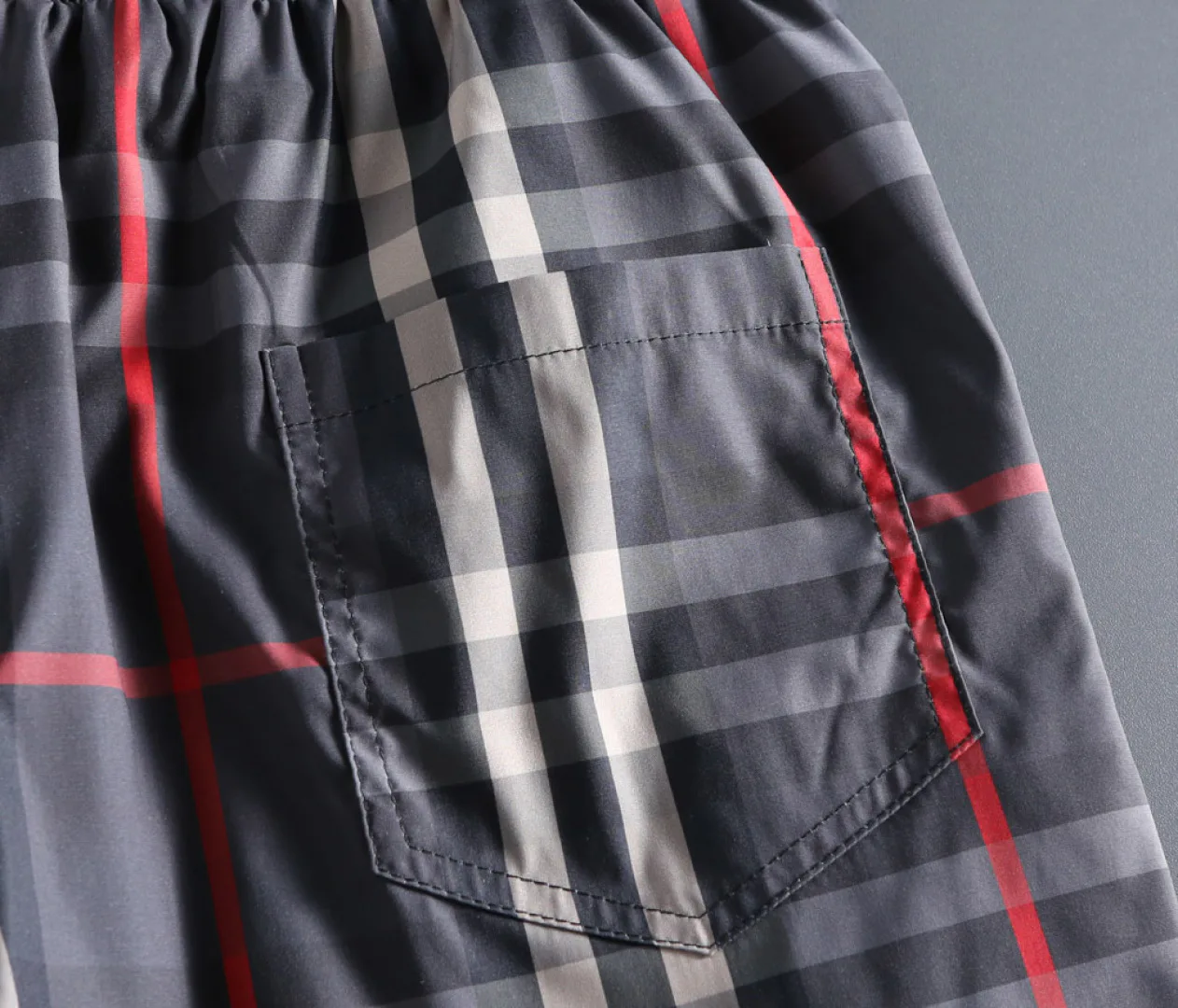 Men's Shorts BURBERRY 18000496