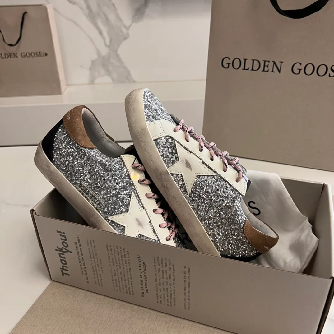 Women's Sneakers GOLDEN GOOSE 16995667