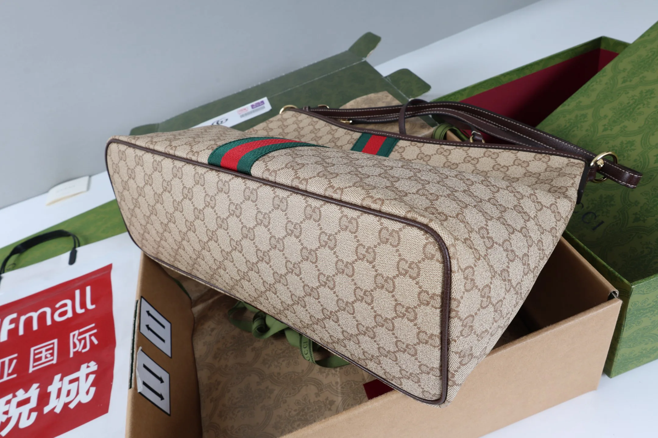 Women's Classic Handbags GUCCI 18250600