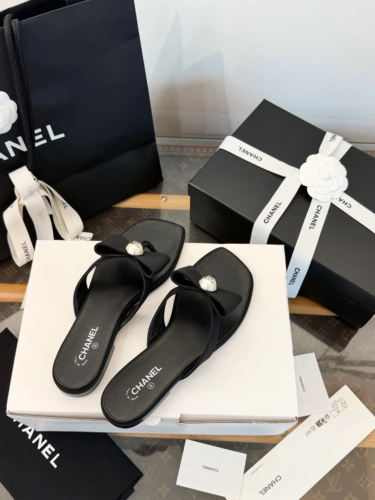 Women's Flip-Flops CHANEL 18132874