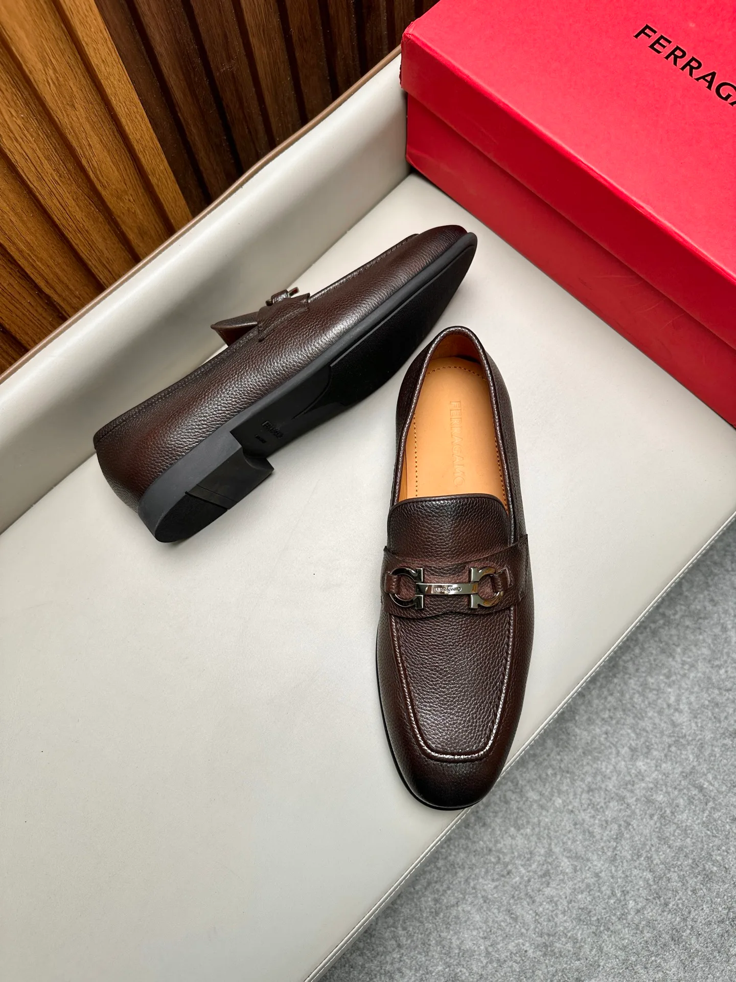 Men's Loafers And Dress Shoes SALVATORE FERRAGAMO 17470844