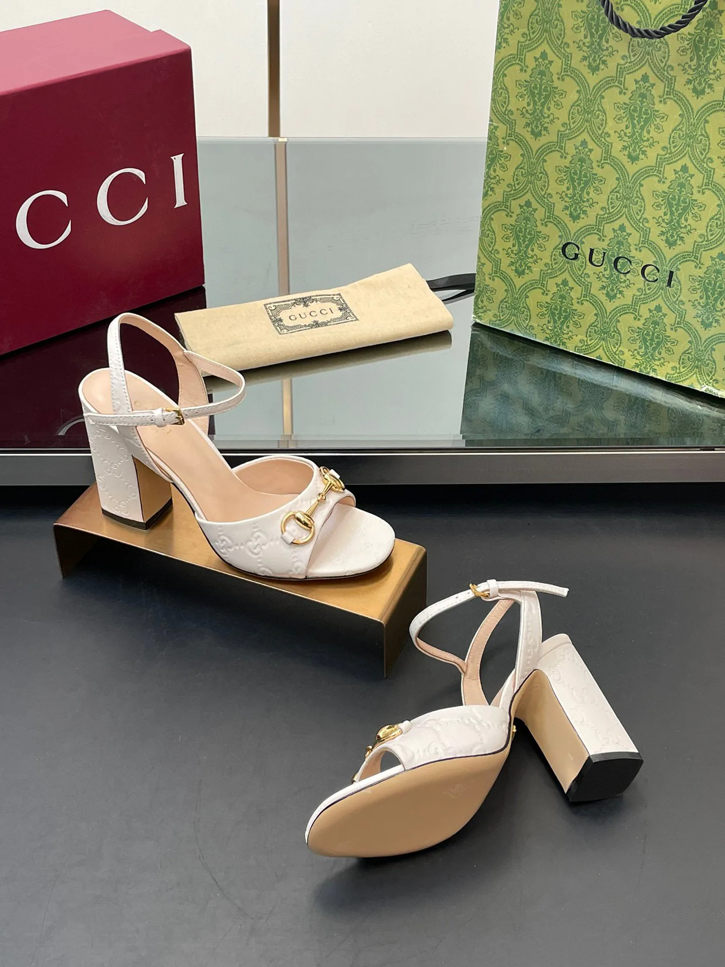 Women's Open-Toe Sandals GUCCI 17614709