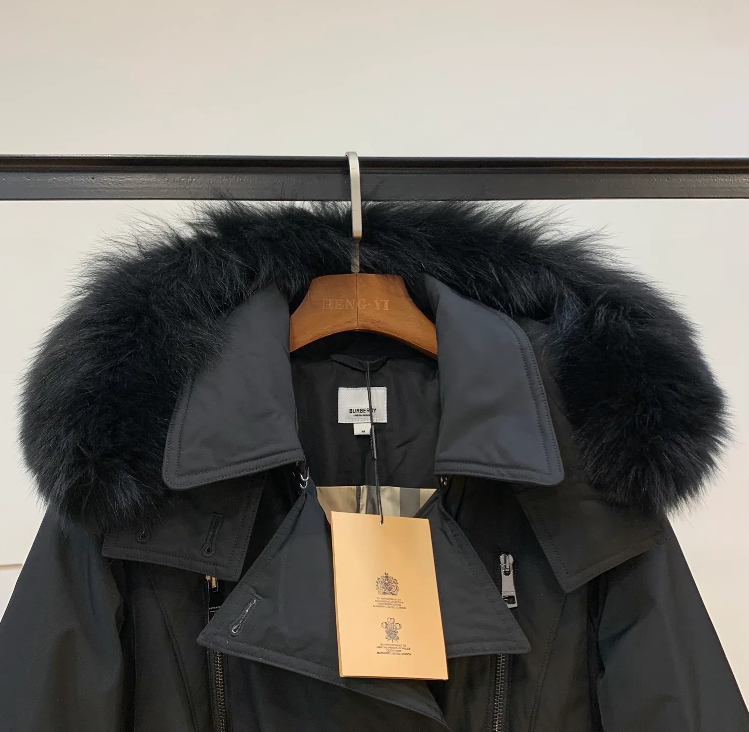 Women's Jackets And Down Jackets BURBERRY 17965230
