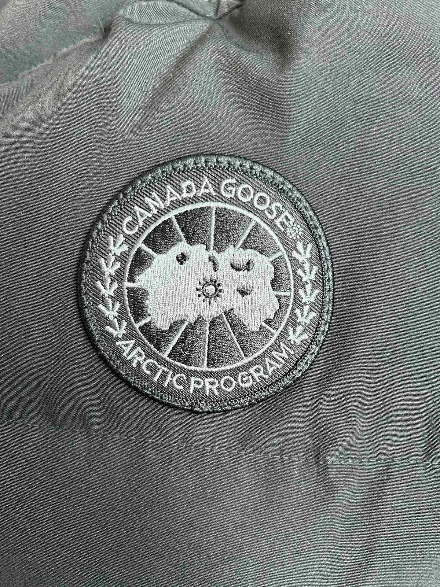Women's Jackets And Down Jackets CANADA GOOSE 18111612
