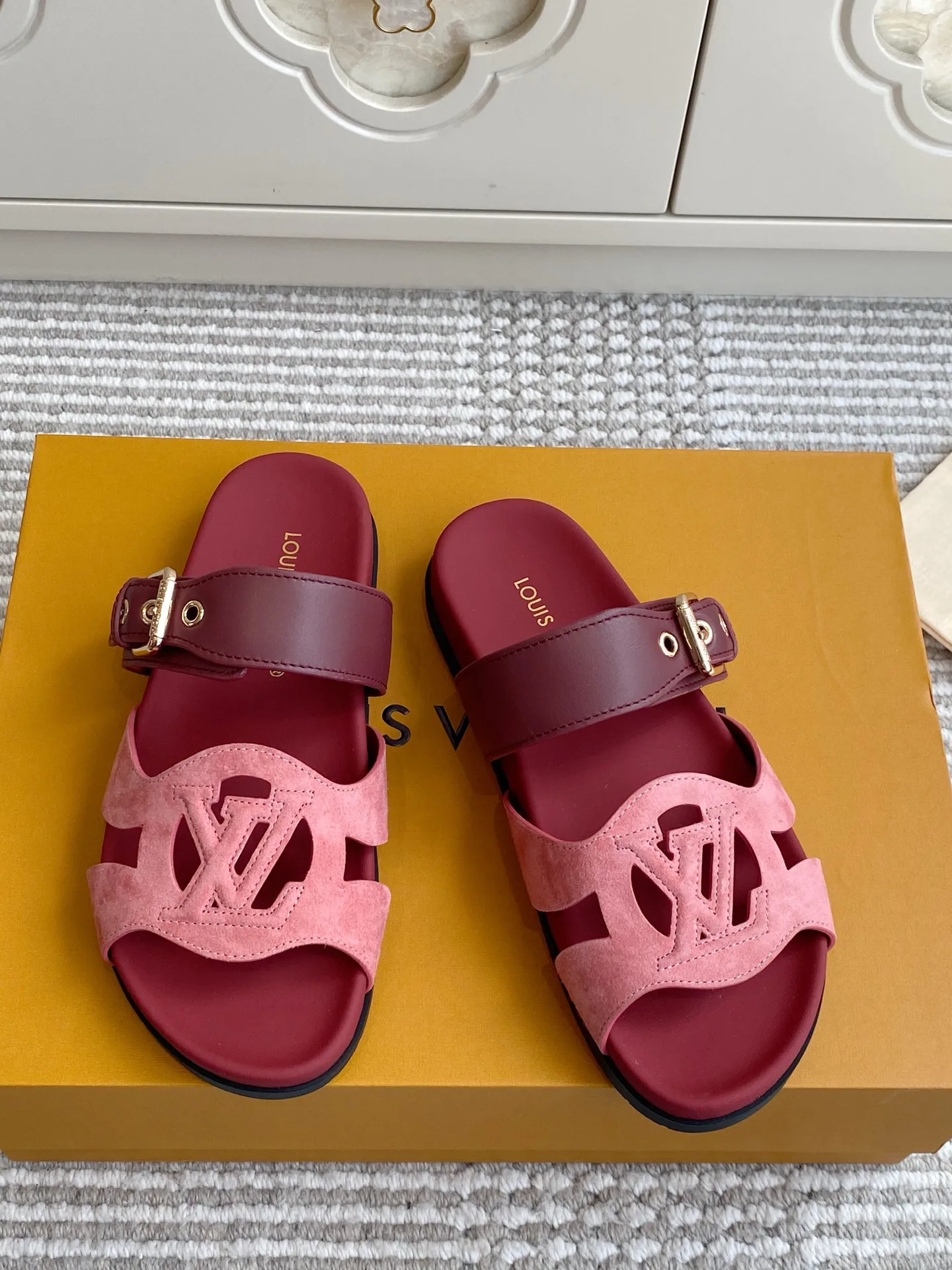 Women's Flip-Flops LOUIS VUITTON 17572155