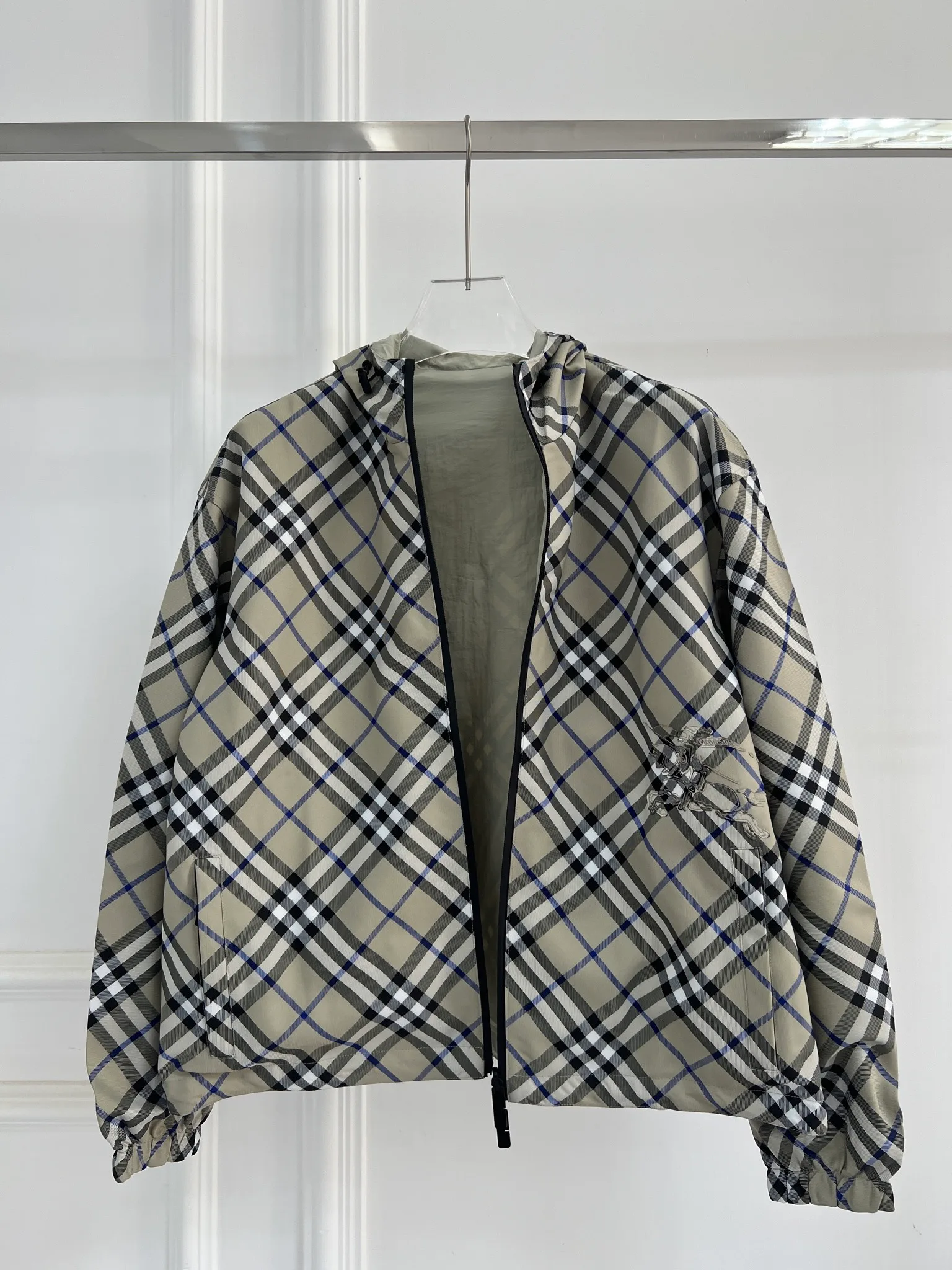 Women's Jackets And Down Jackets BURBERRY 18415772