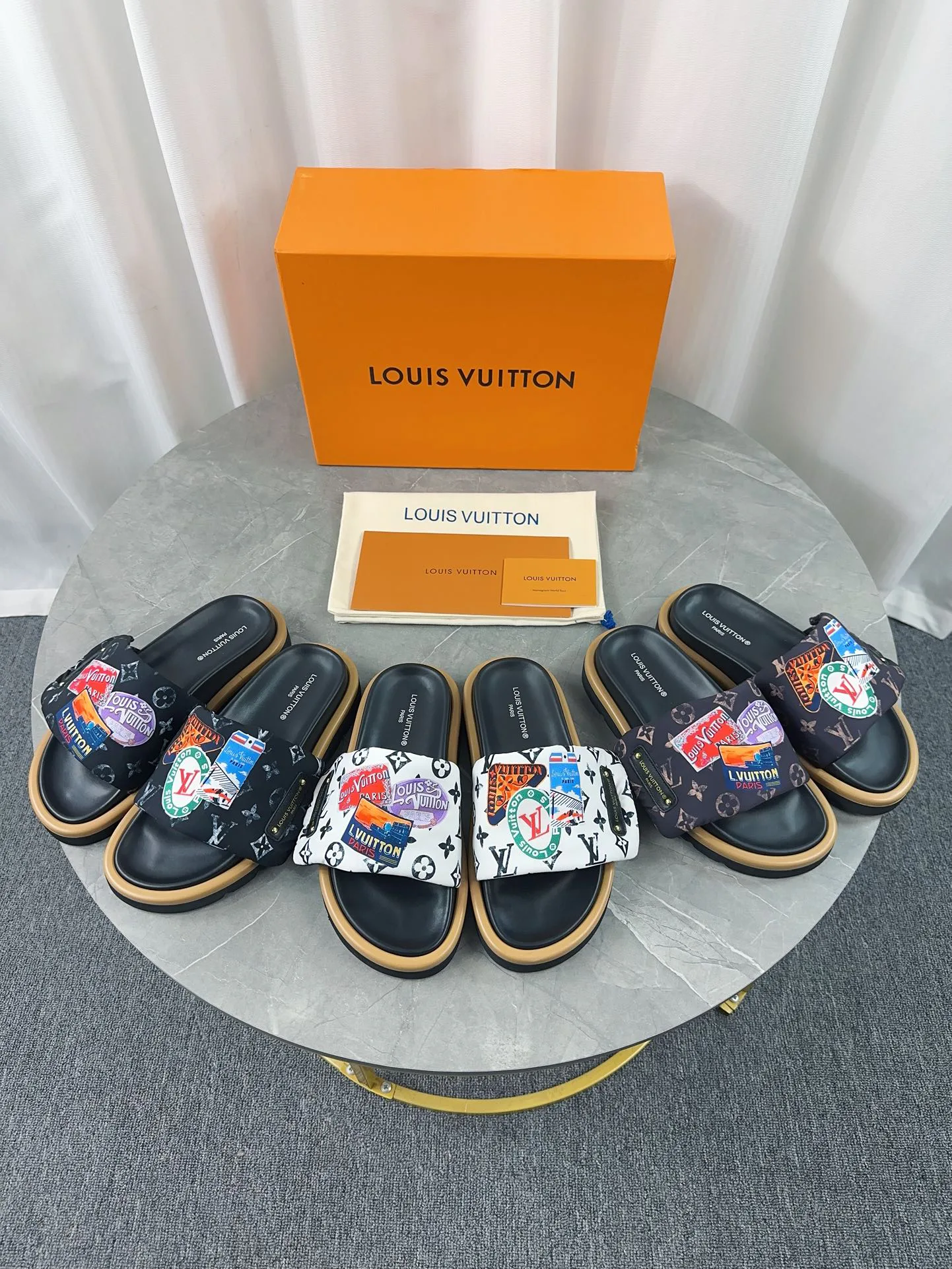 Women's Flip-Flops LOUIS VUITTON 17803858