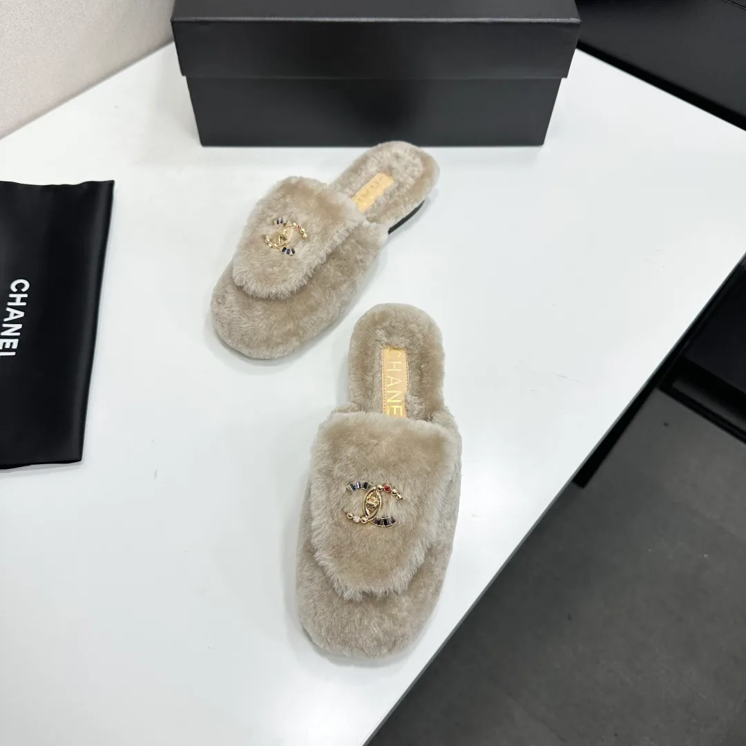 Women's Slippers CHANEL 18436110