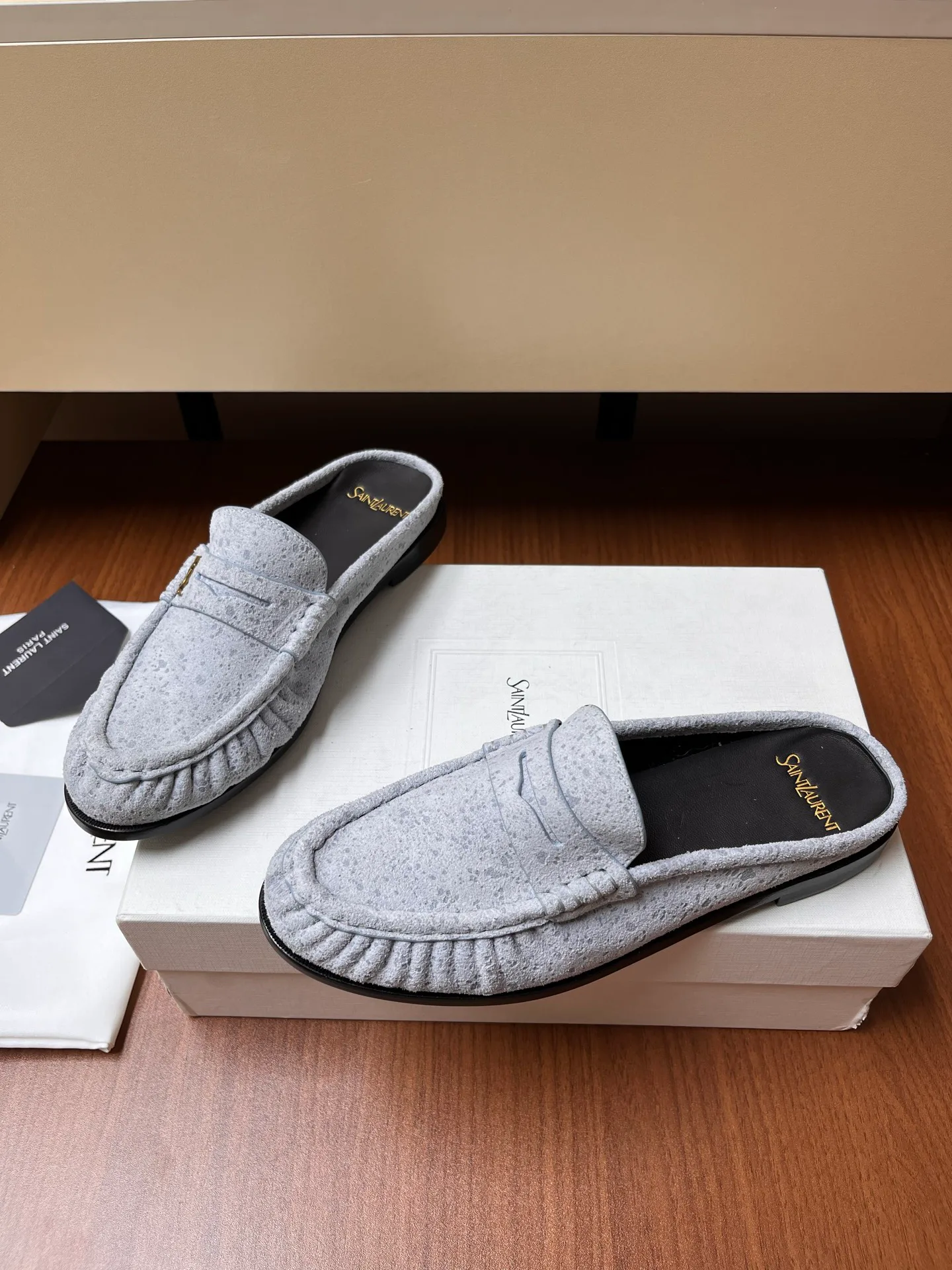 Women's Loafers And Moccasins SAINT LAURENT 18037879