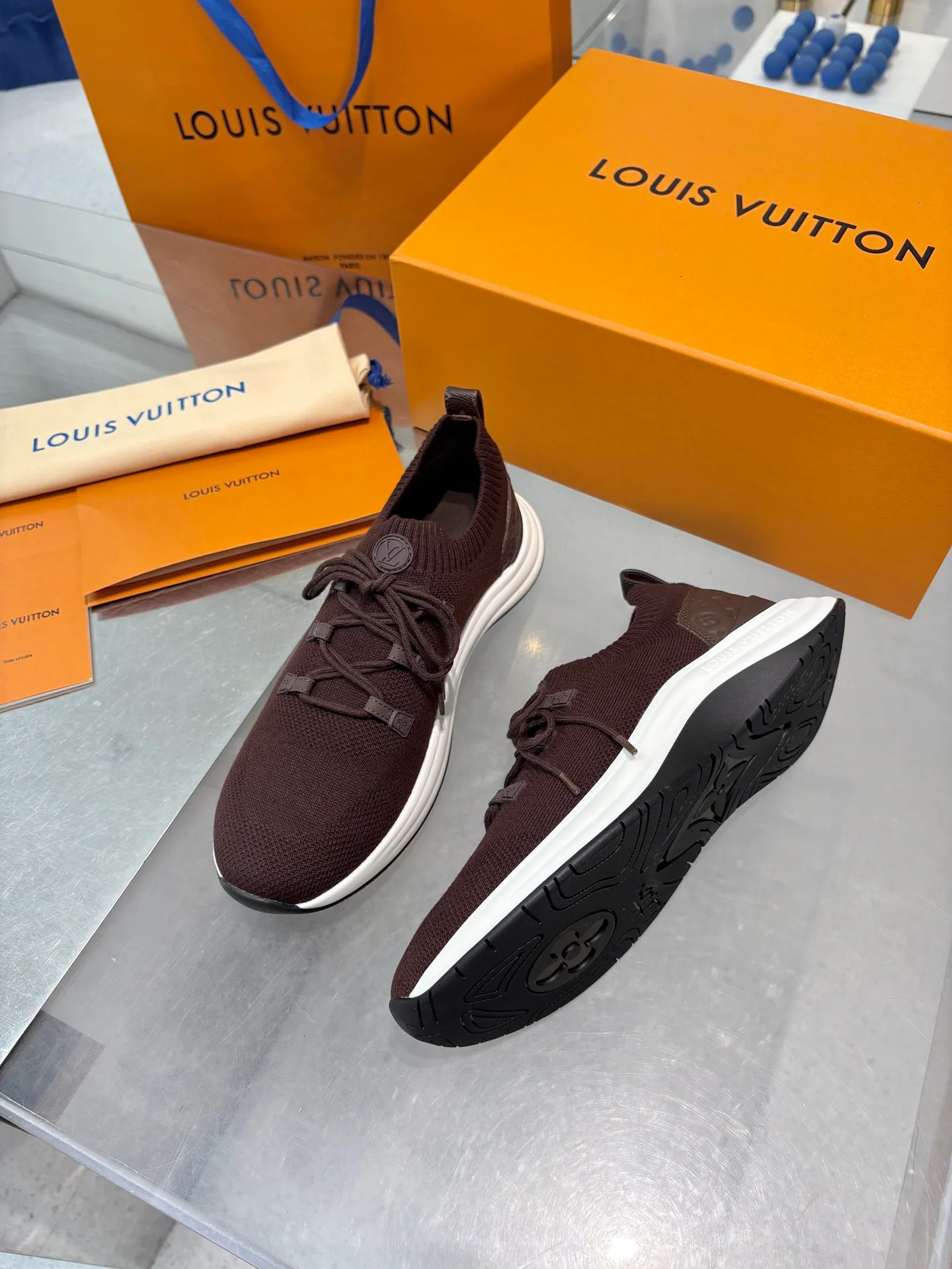 Women's Sneakers LOUIS VUITTON 18055133