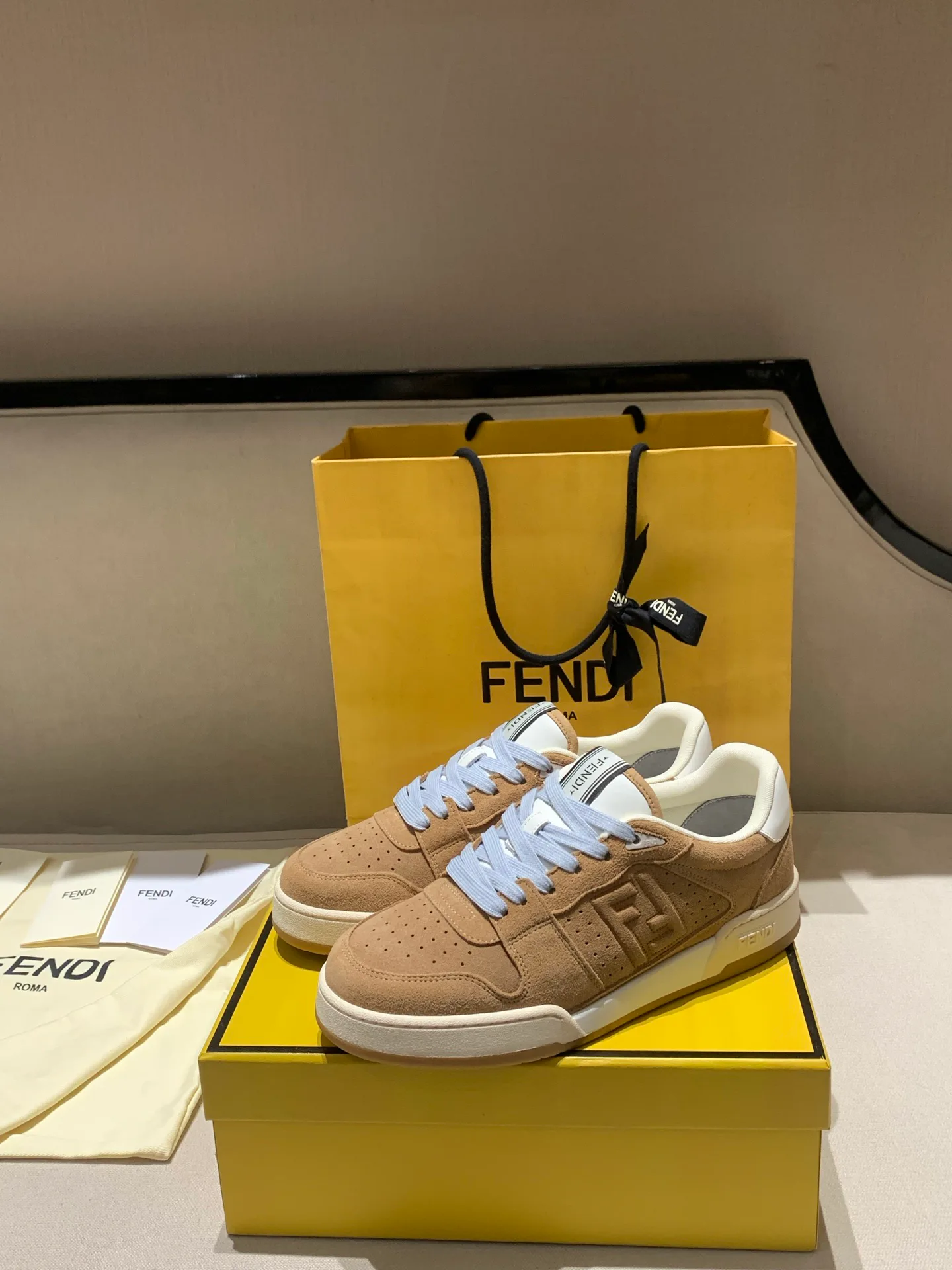 Women's Sneakers FENDI 18228112