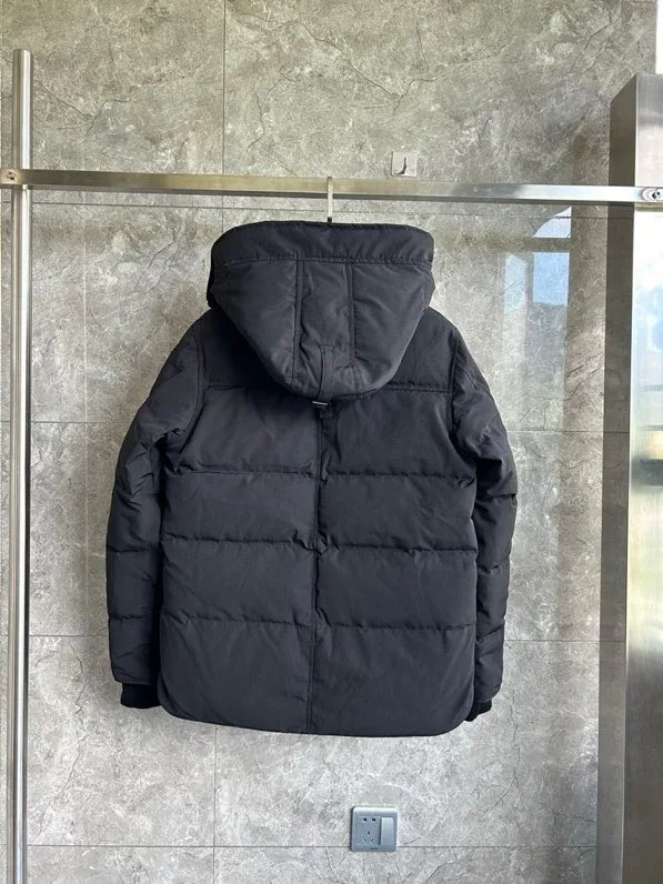 Women's Jackets And Down Jackets CANADA GOOSE 18111609