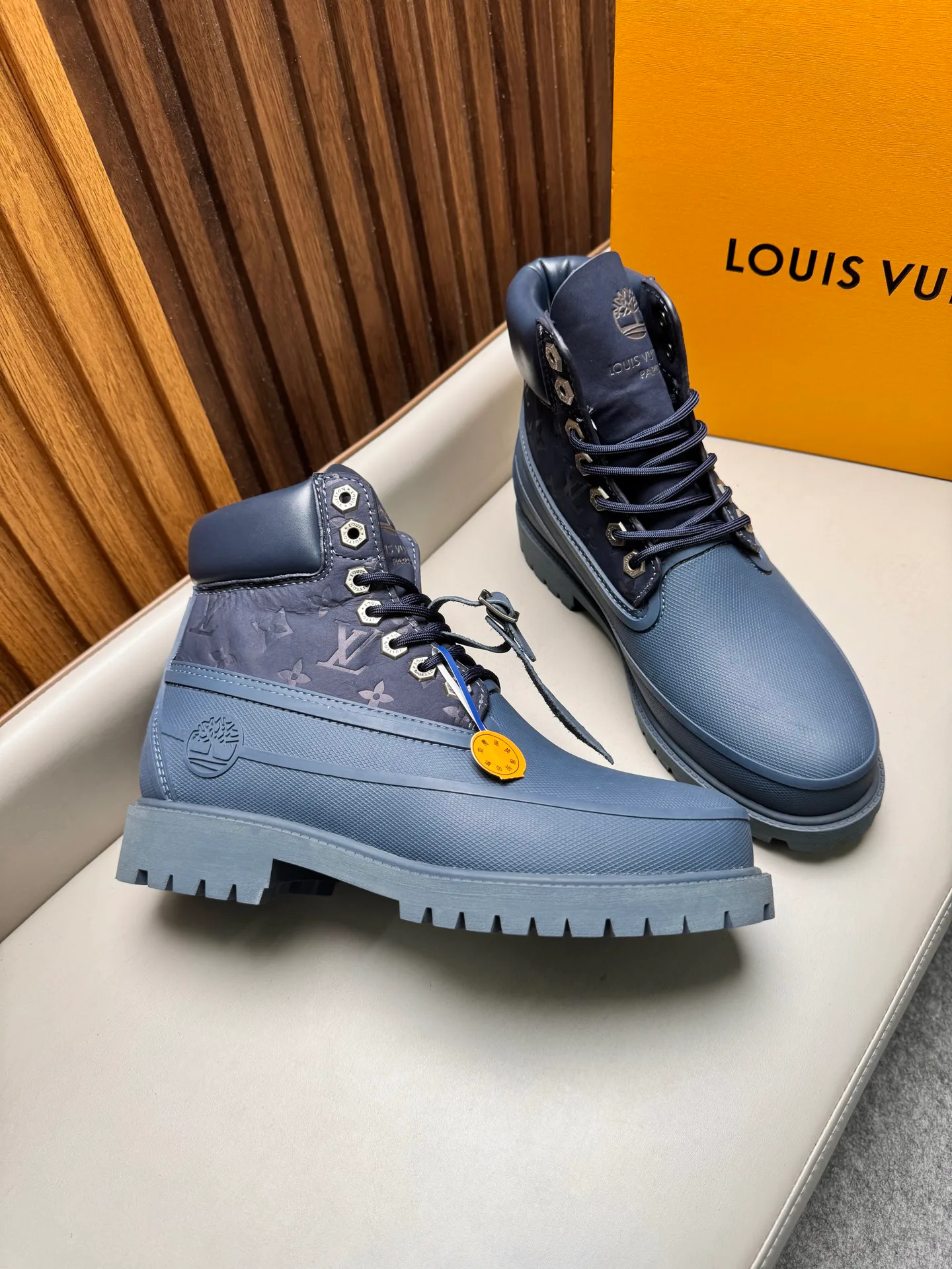 Men's Ankle Boots LOUIS VUITTON 18367832