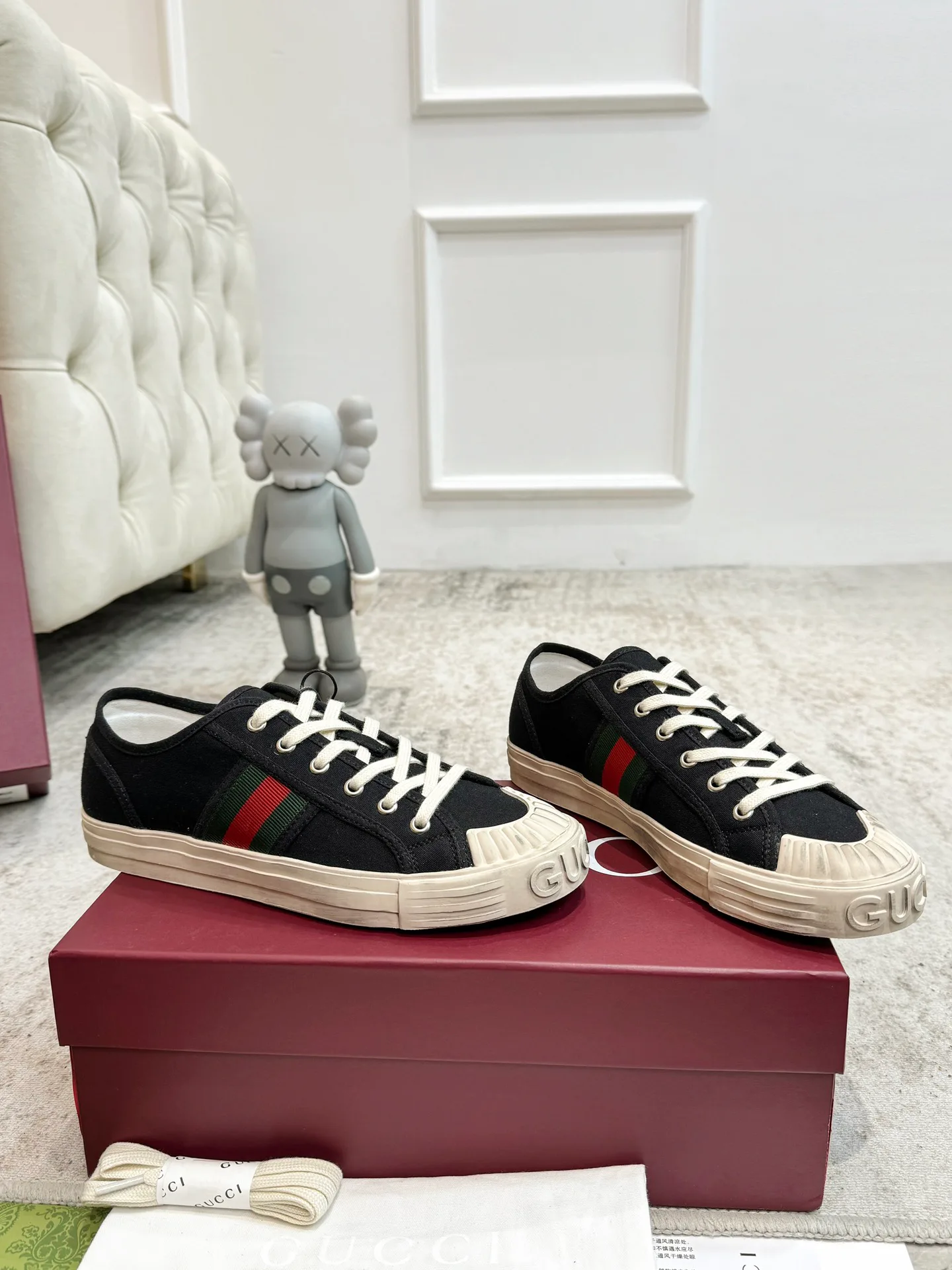 Women's Sneakers GUCCI 18139048