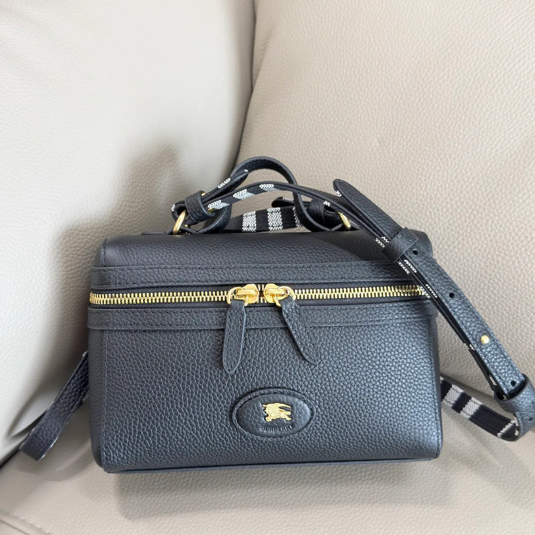 Women's Classic Handbags BURBERRY 18362278