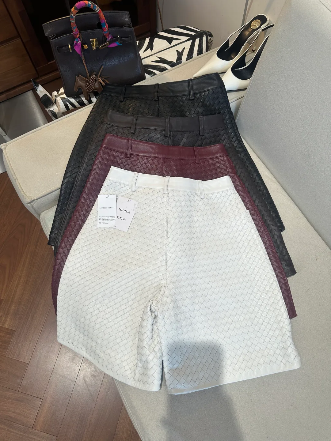 Women's Shorts BOTTEGA VENETA 17460755
