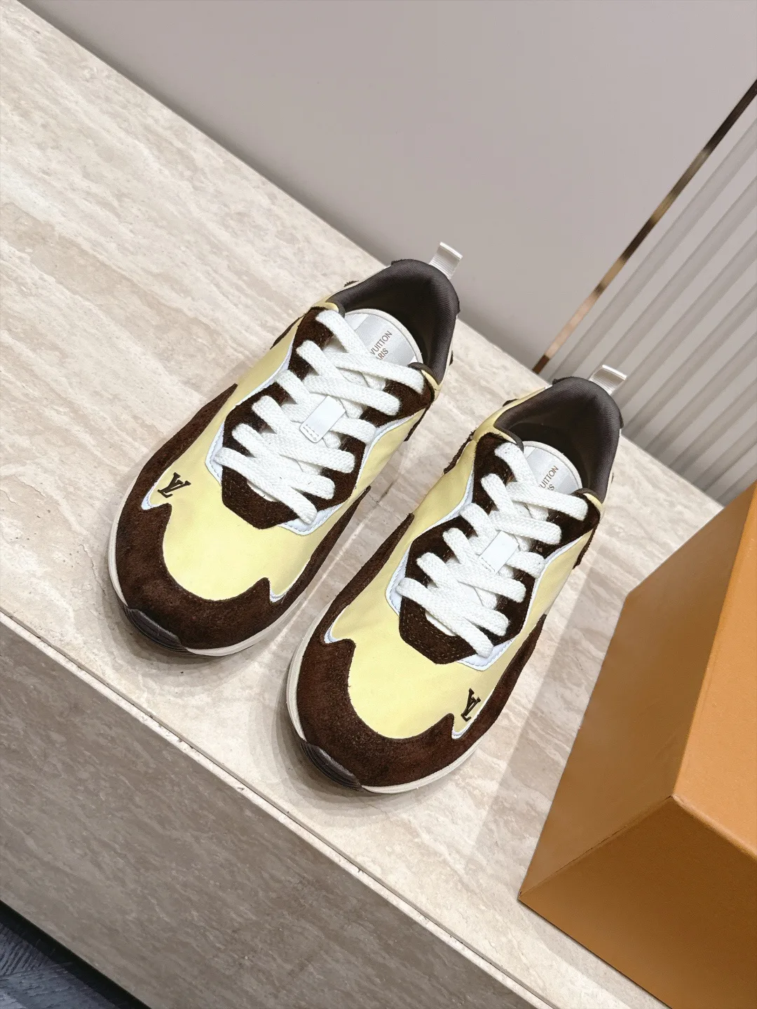 Men's Sneakers LOUIS VUITTON 17946643