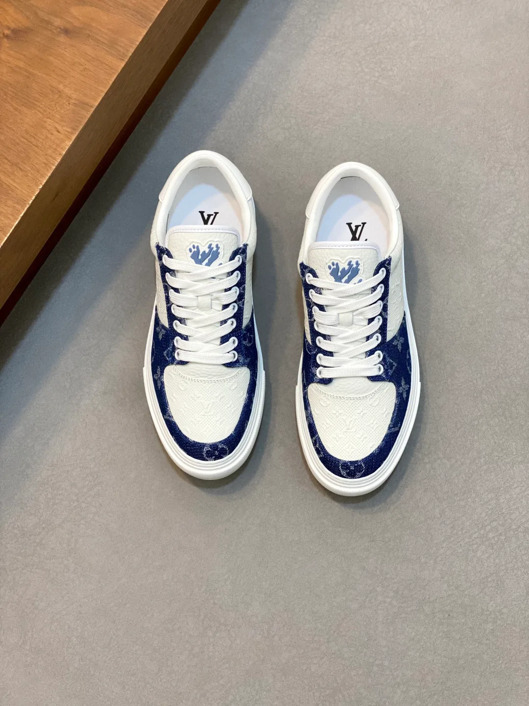 Men's Sneakers LOUIS VUITTON 17934208