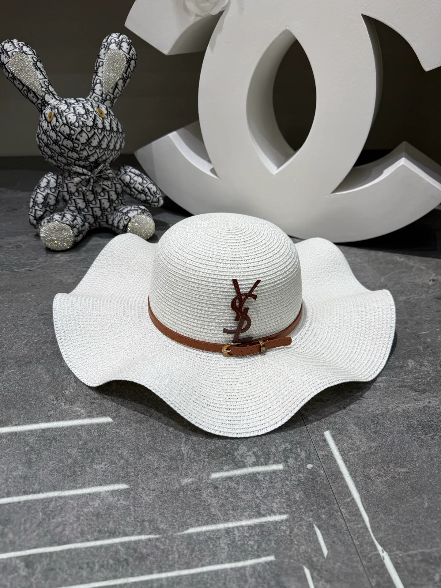 Hats SAINT LAURENT 17810492