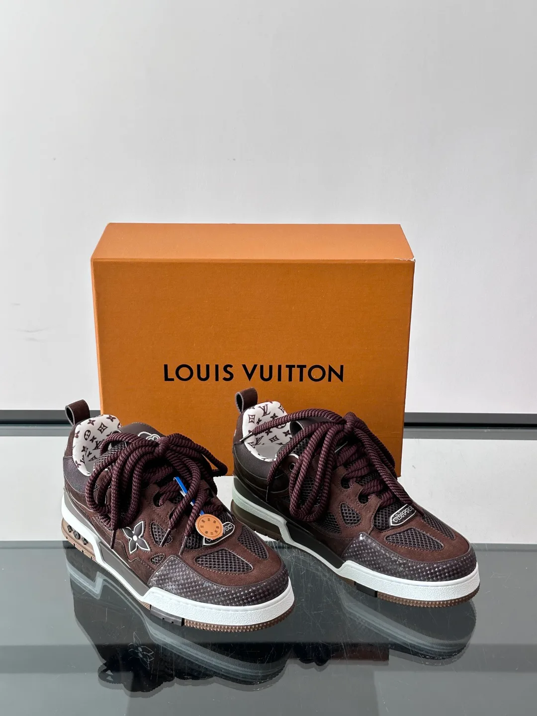 Women's Sneakers LOUIS VUITTON 17588548
