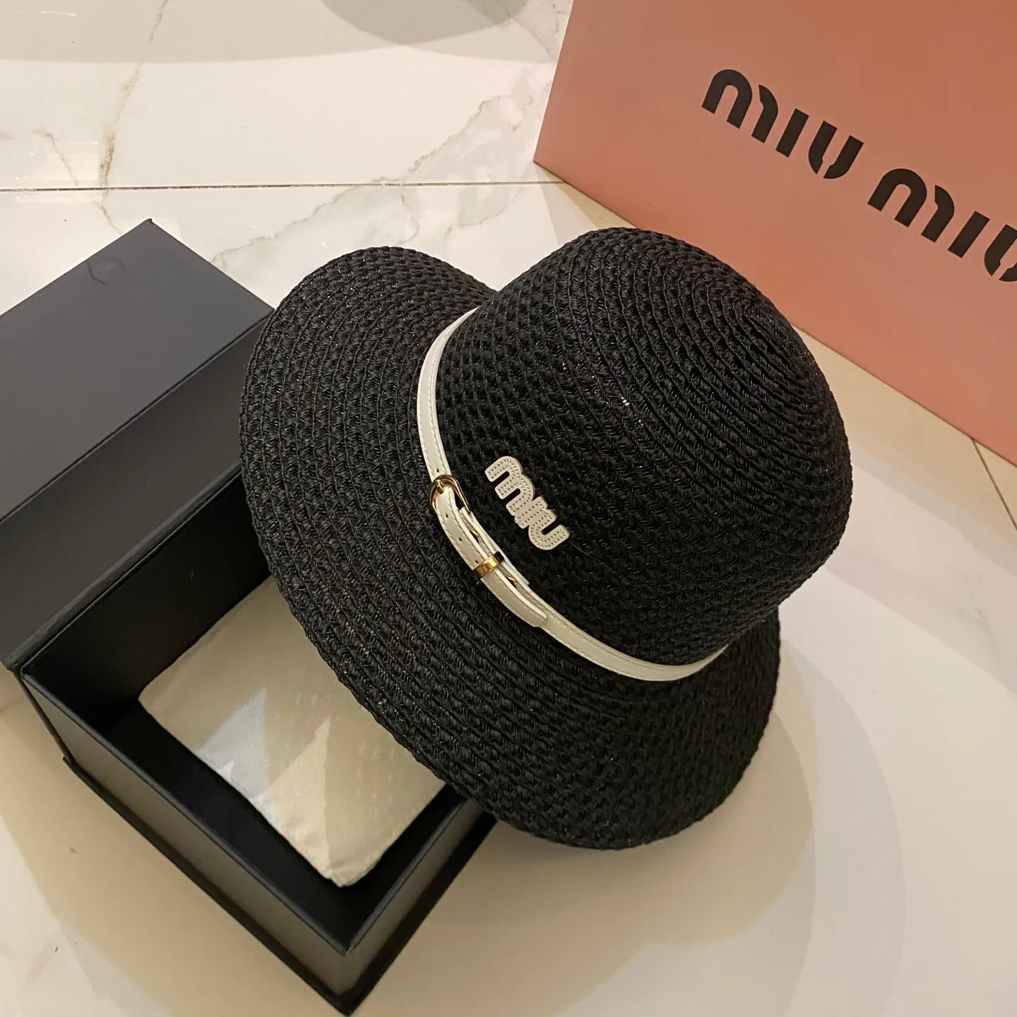 Hats MIU MIU 17498289