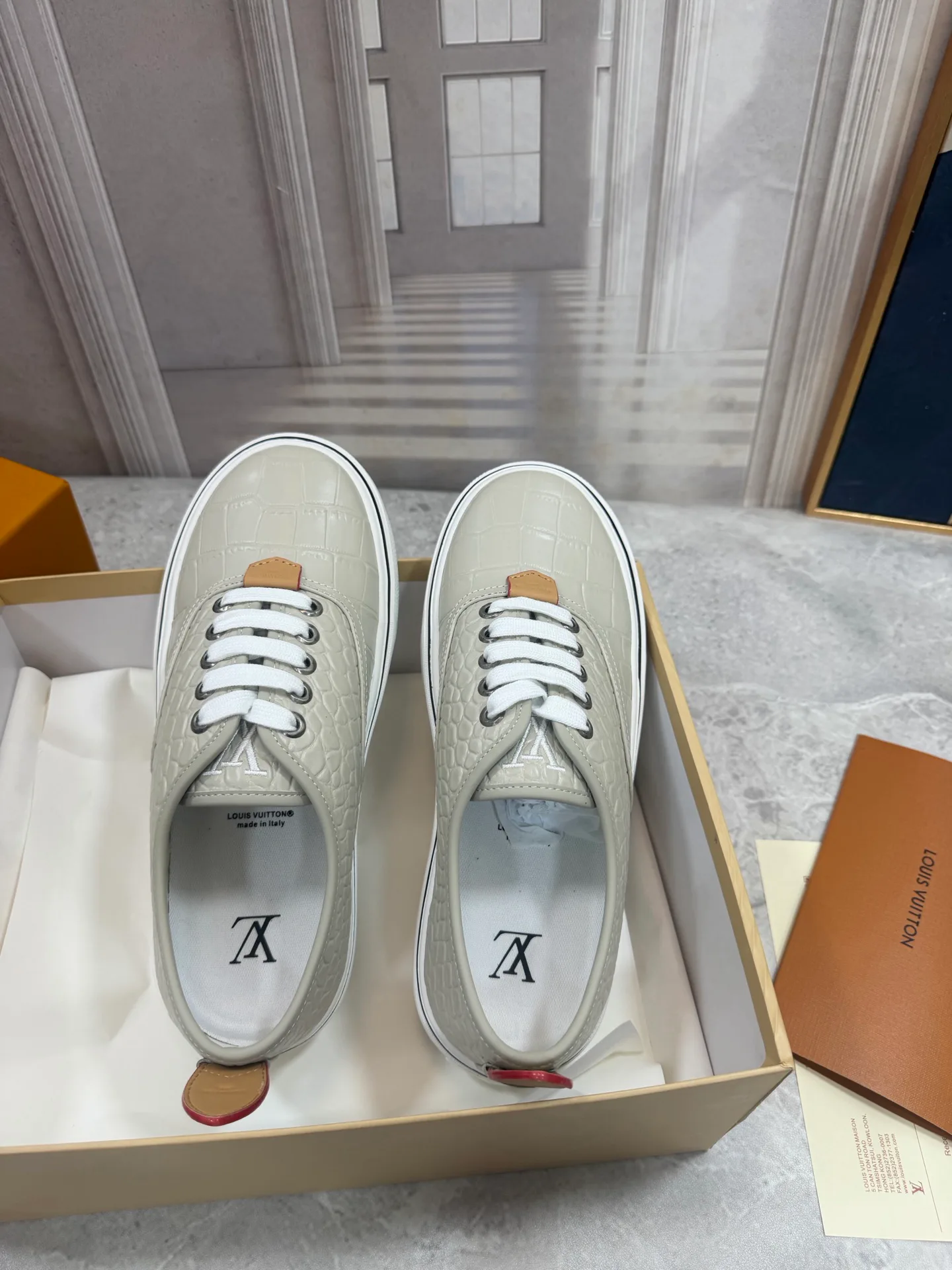 Men's Sneakers LOUIS VUITTON 18190062