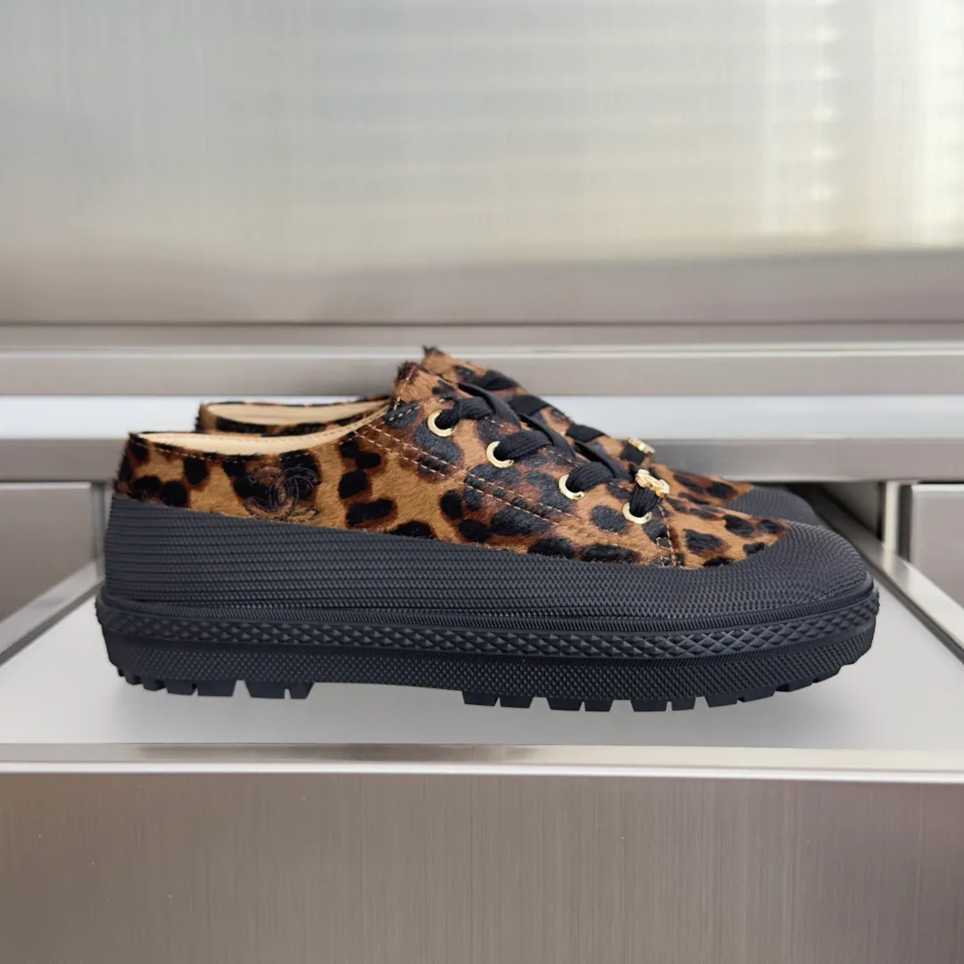 Women's Sneakers CHANEL 18092994