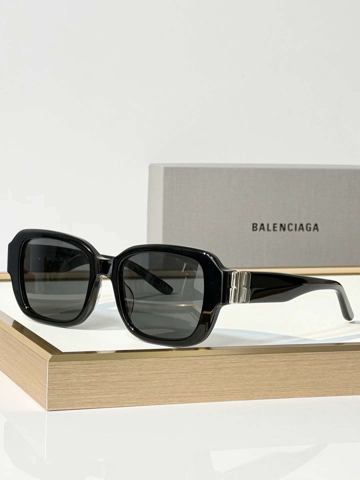 Очки Balenciaga 18602808