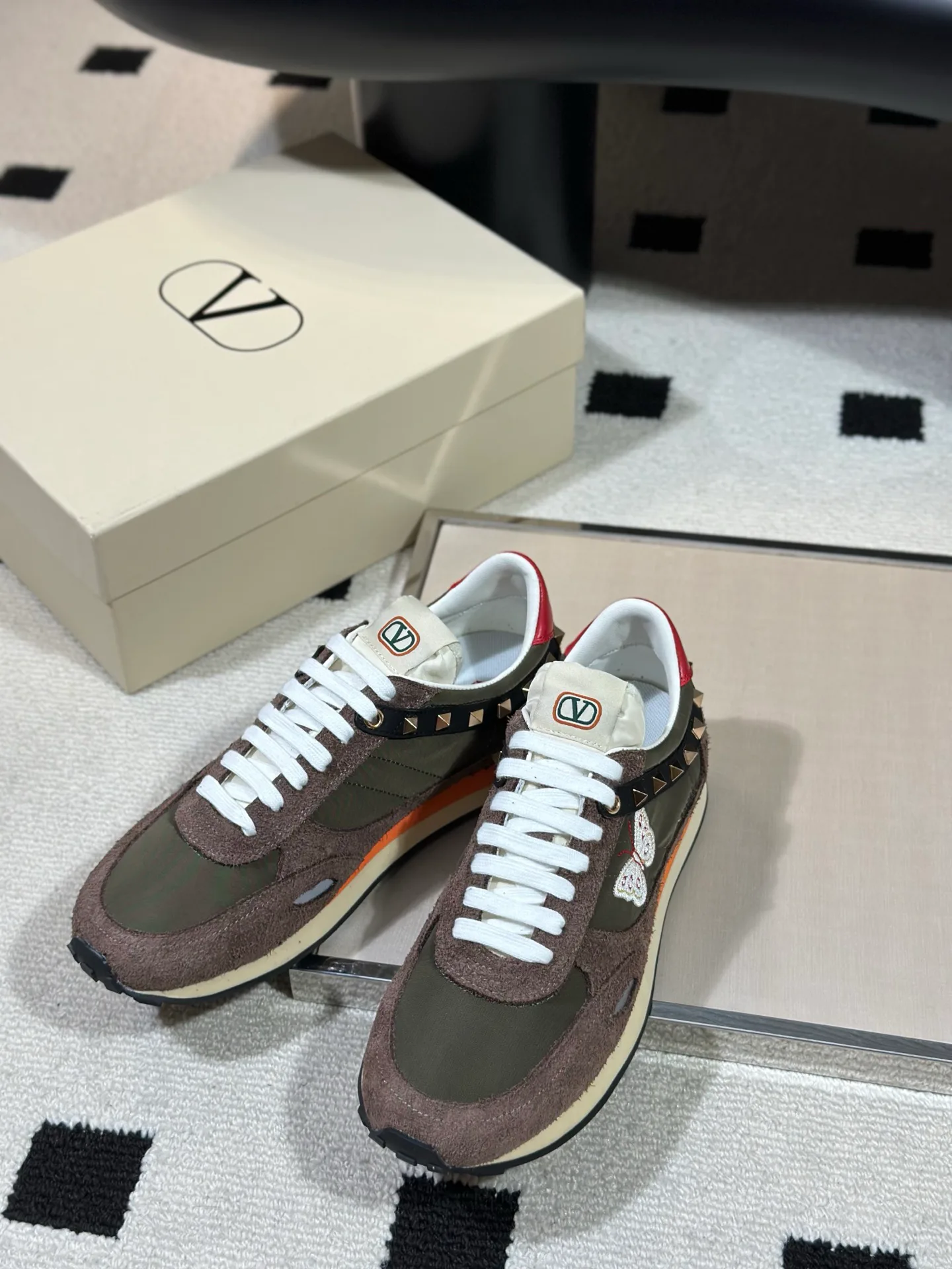 Men's Sneakers VALENTINO 17978706