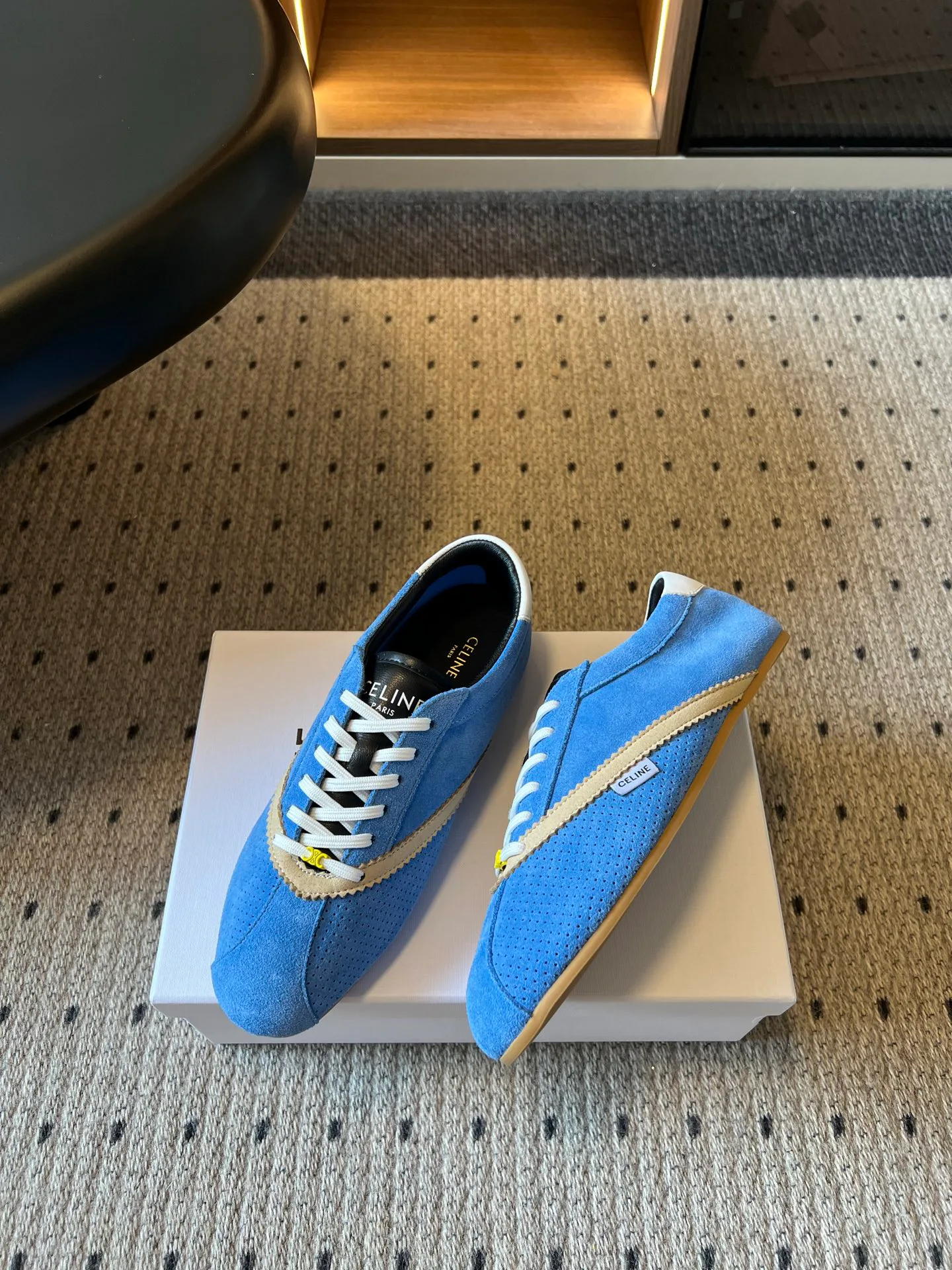 Women's Sneakers CELINE 18120881