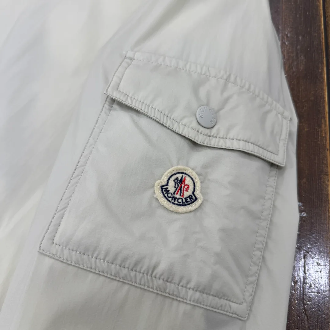 Women's Jackets And Down Jackets MONCLER 18001961