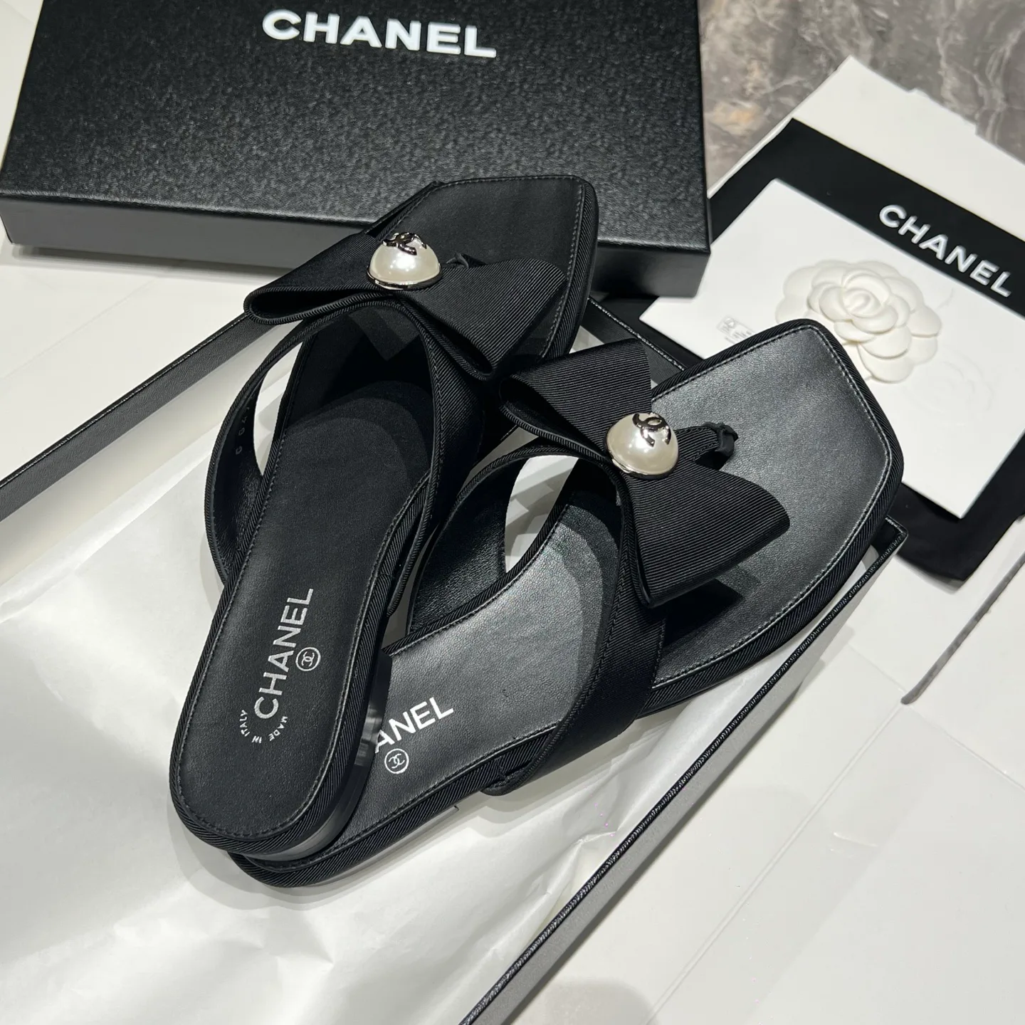 Women's Flip-Flops CHANEL 17693142