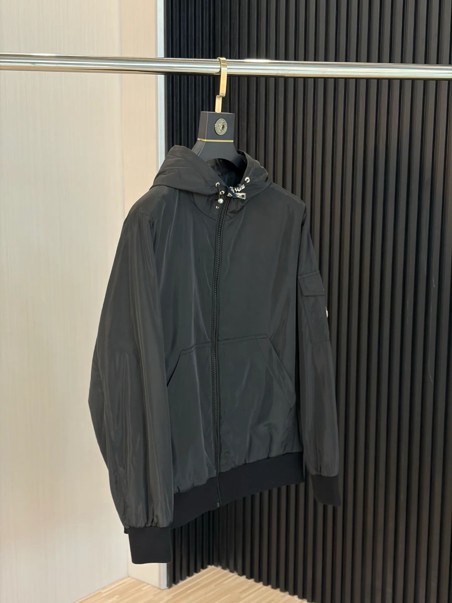 Men's Jackets And Down Jackets MONCLER 18218449