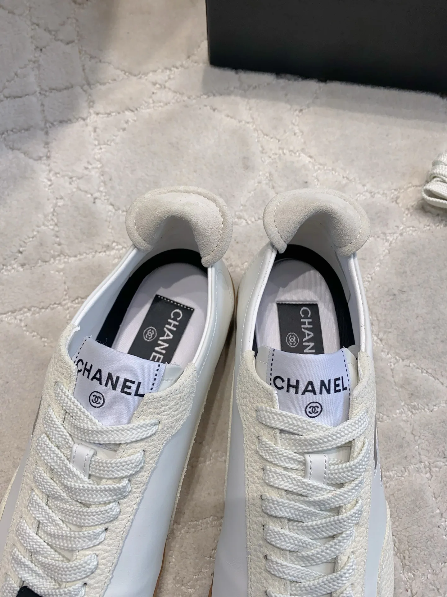 Women's Sneakers CHANEL 17936574