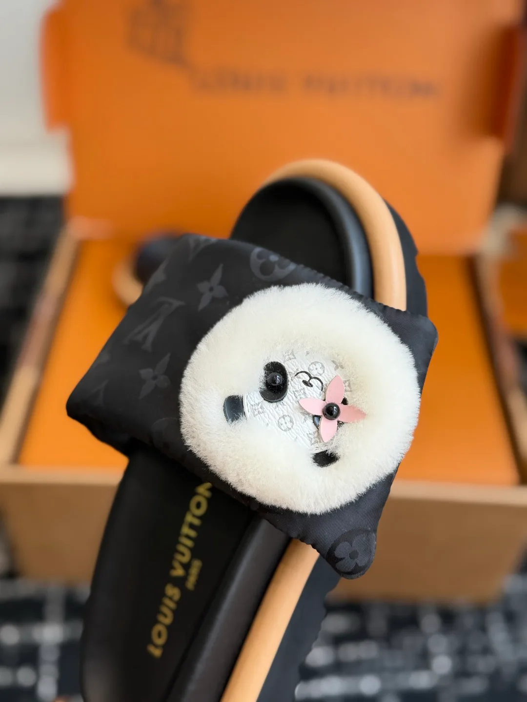 Women's Flip-Flops LOUIS VUITTON 17802582