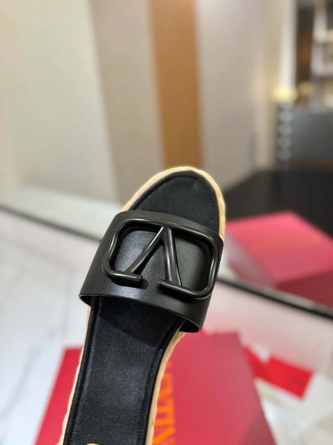 Women's Open-Toe Sandals VALENTINO 17946607
