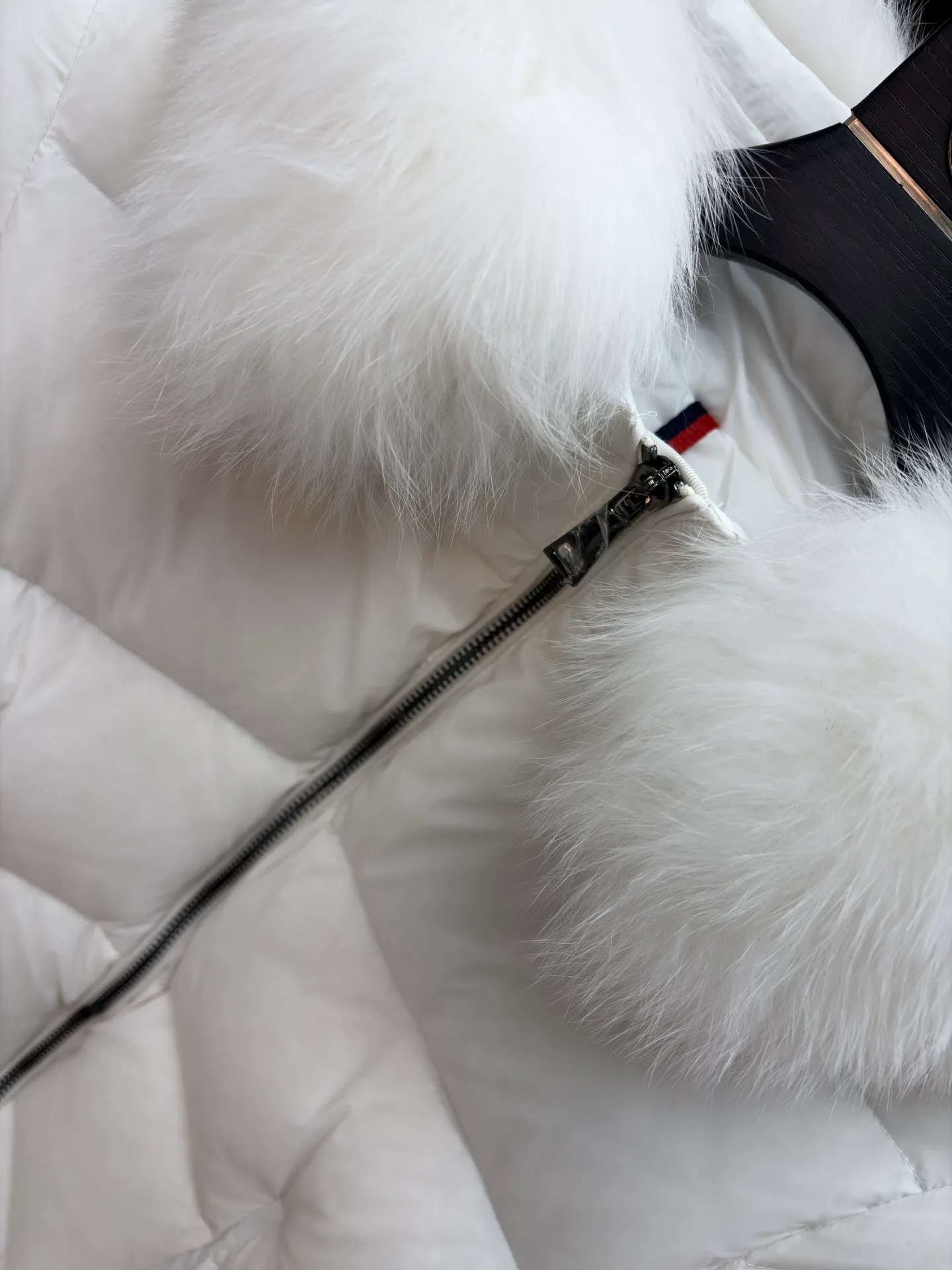 Women's Jackets And Down Jackets MONCLER 18335640