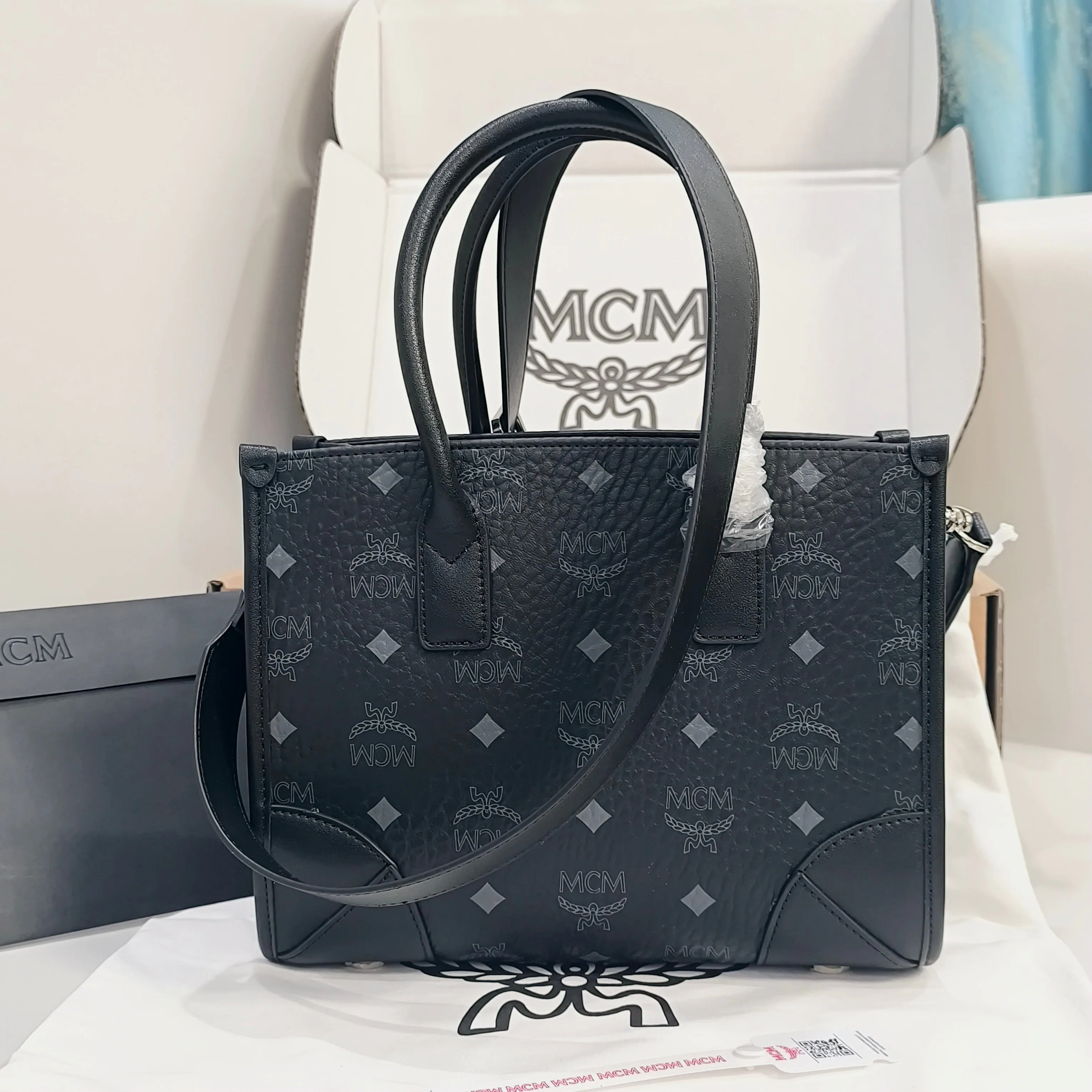 Women's Classic Handbags MCM 18223309