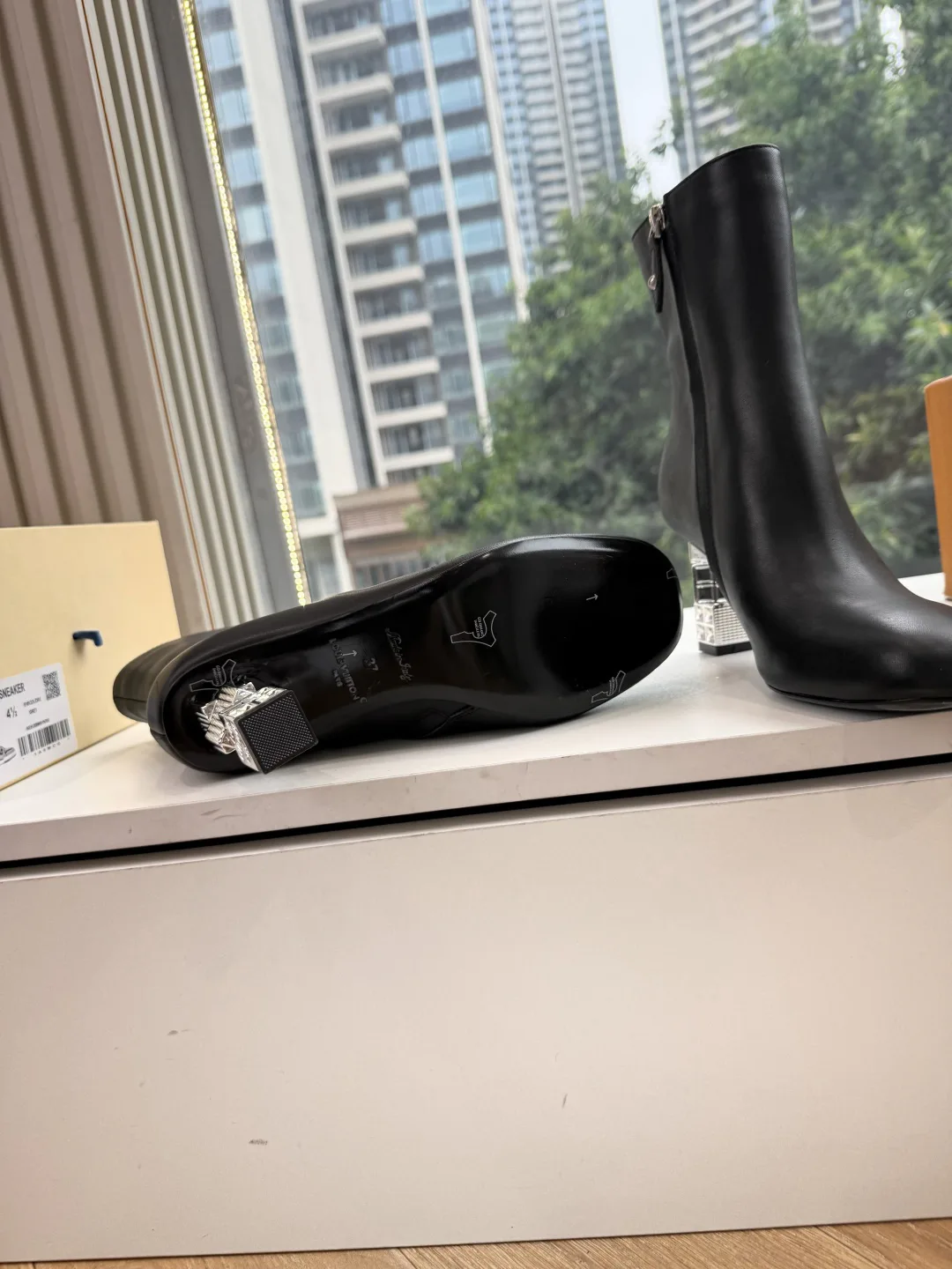 Men's Ankle Boots LOUIS VUITTON 17940265